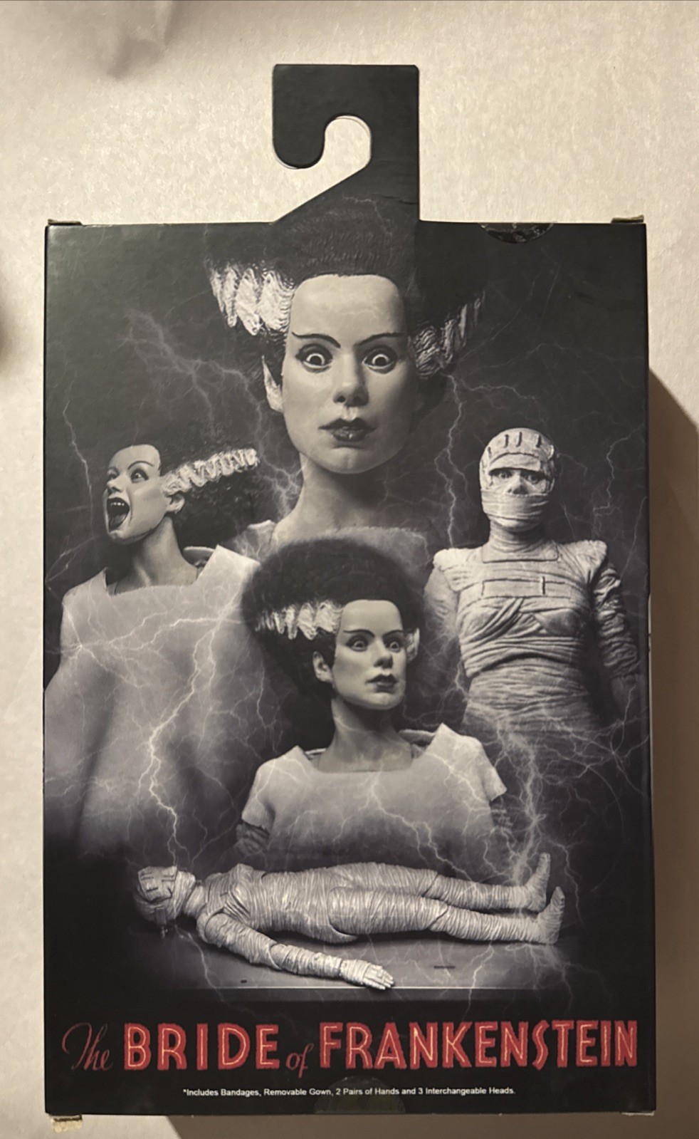 NECA Universal Studios Monsters – The Bride of Frankenstein 7” Black & White Ver