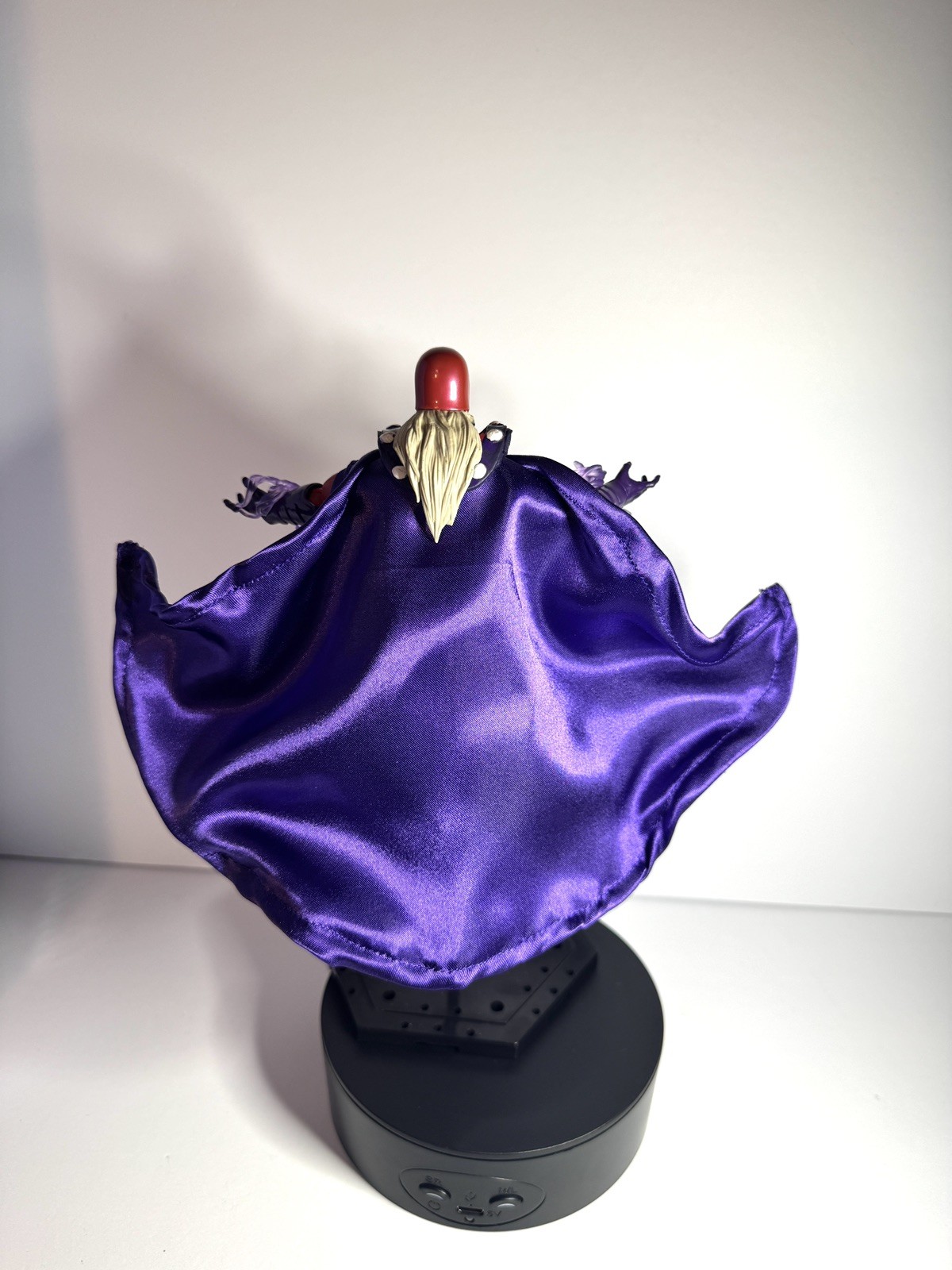 Custom Handmade Purple Wired cape For Marvel Legends Magneto 6 » Figure 1/12