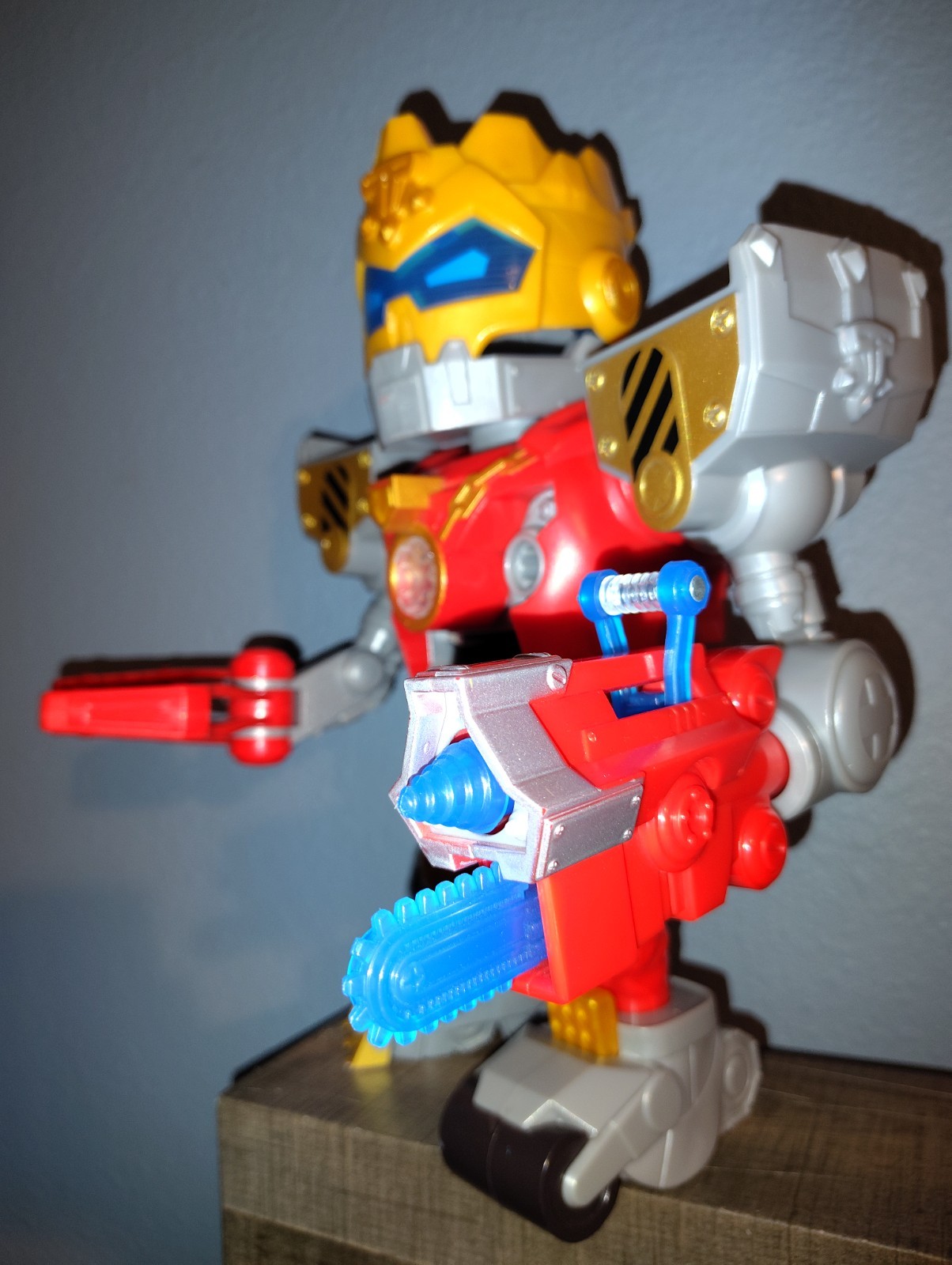 Treasure X Robots Gold Mega Treasure Bot Incomplete