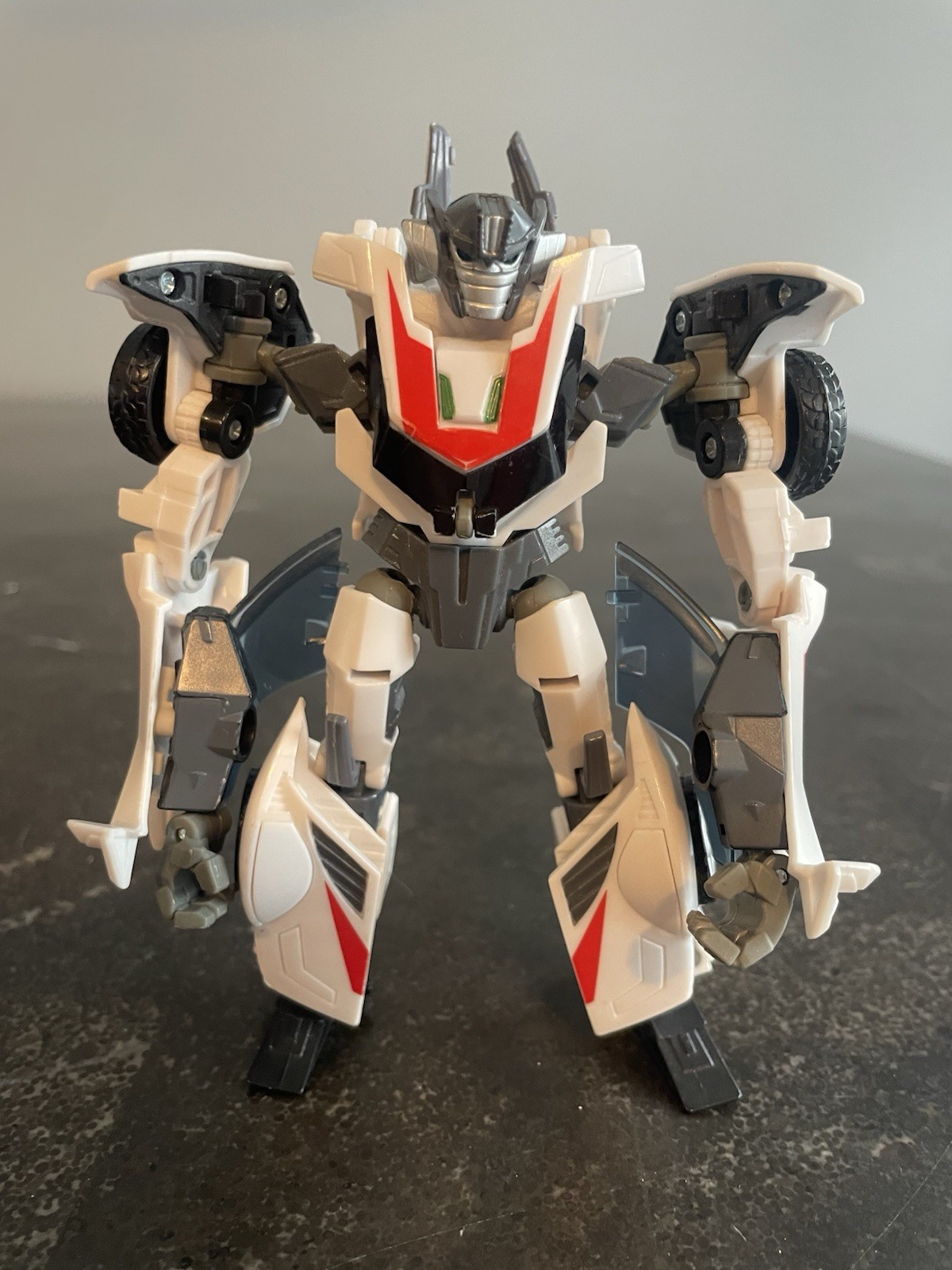 Transformers Prime RID Deluxe Class Autobot Wheeljack 2011