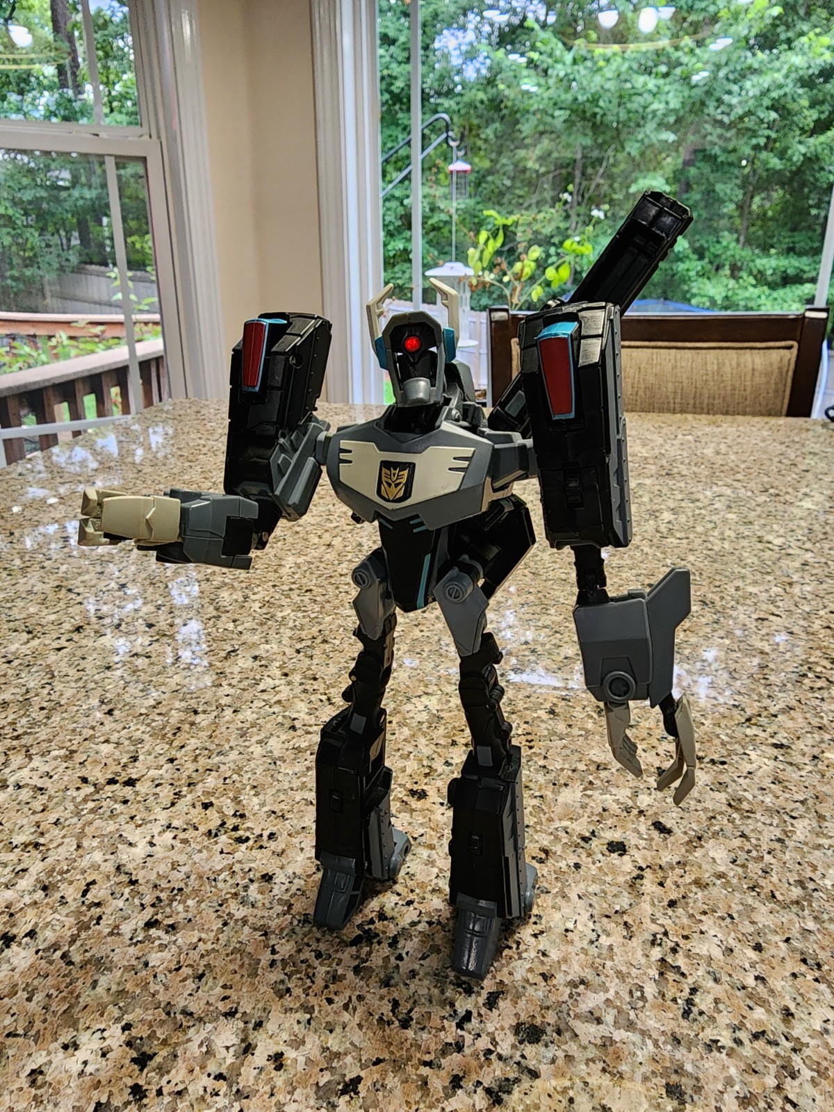 Hasbro Transformers Animated Voyager – Shockwave Action Figure