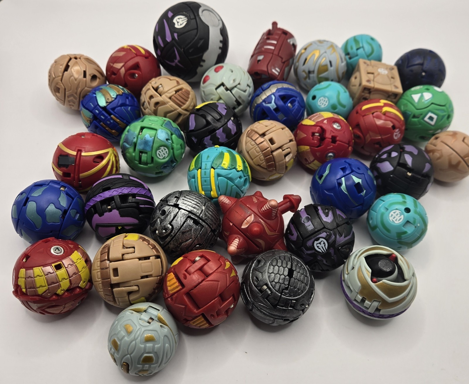 Lot of 35 Bakugan Battle Brawlers Spin Master