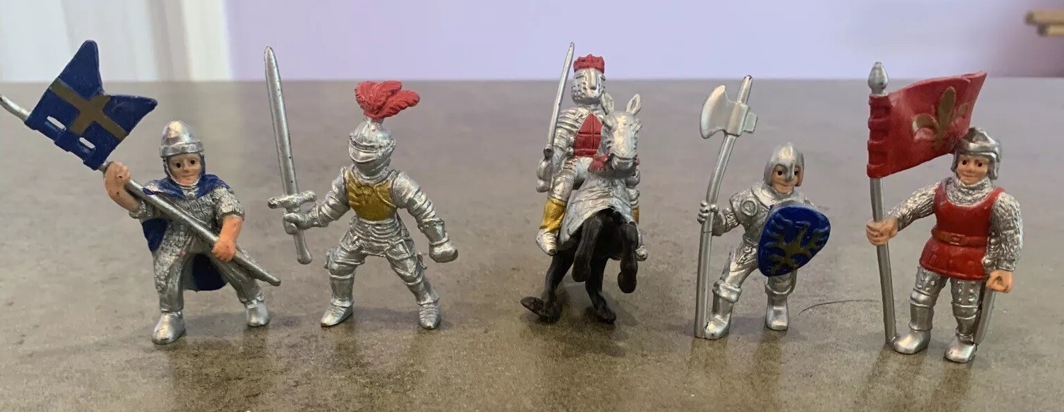 Safari Ltd Medieval Knights Mini Figures Fantasy Toy Lot Red & Blue And Horse
