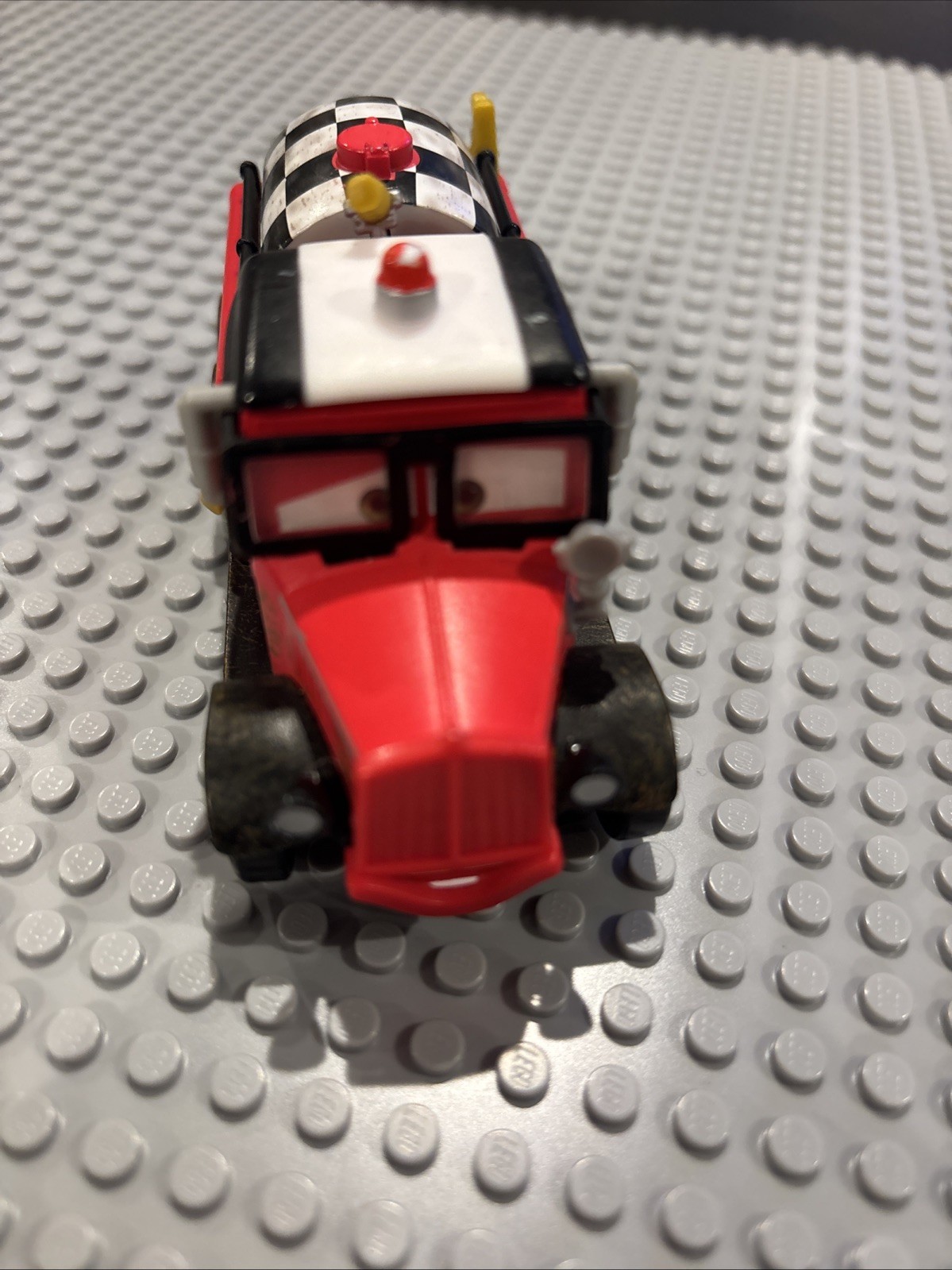 Disney Pixar Planes Mayday Fire Truck Fire & Rescue 2014 Diecast 1:55 Mattel