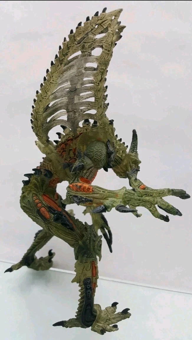 Alien Spawn 2 Alternate Realities Series 21 McFarlane 2002 Action Figure