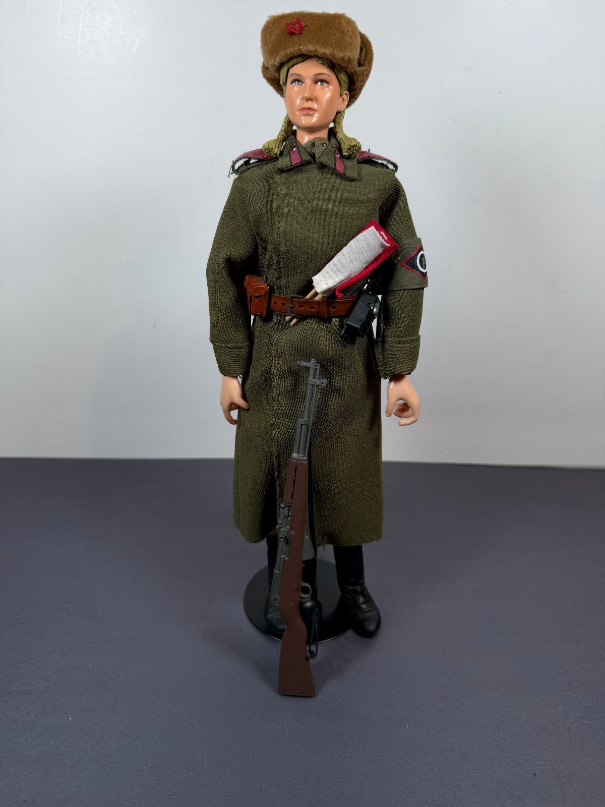 Dragon WWII ANNA Soviet Red Army NCO Traffic Control 12&Prime; Figure 1/6 Scale J169