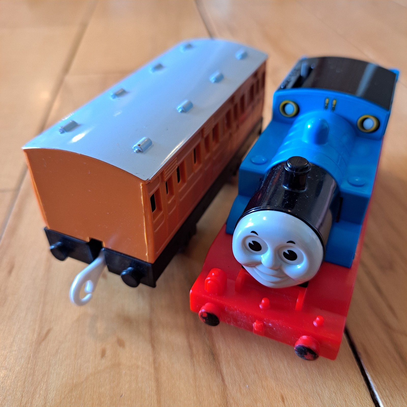 TOMY THOMAS W/ CLARABEL! Thomas Train Motorized Trackmaster