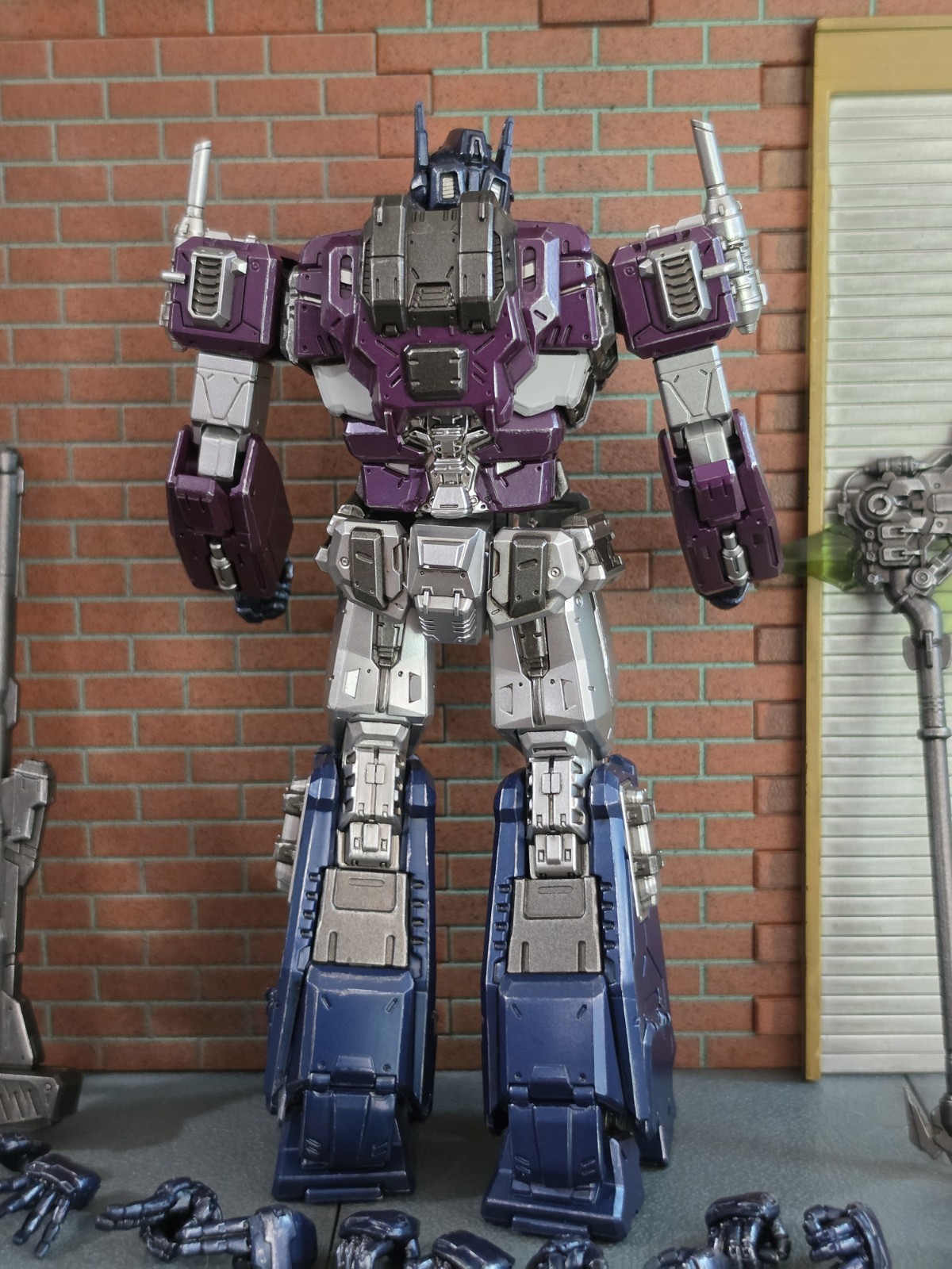 ThreeZero Transformers MDLX Shattered Glass Optimus Prime