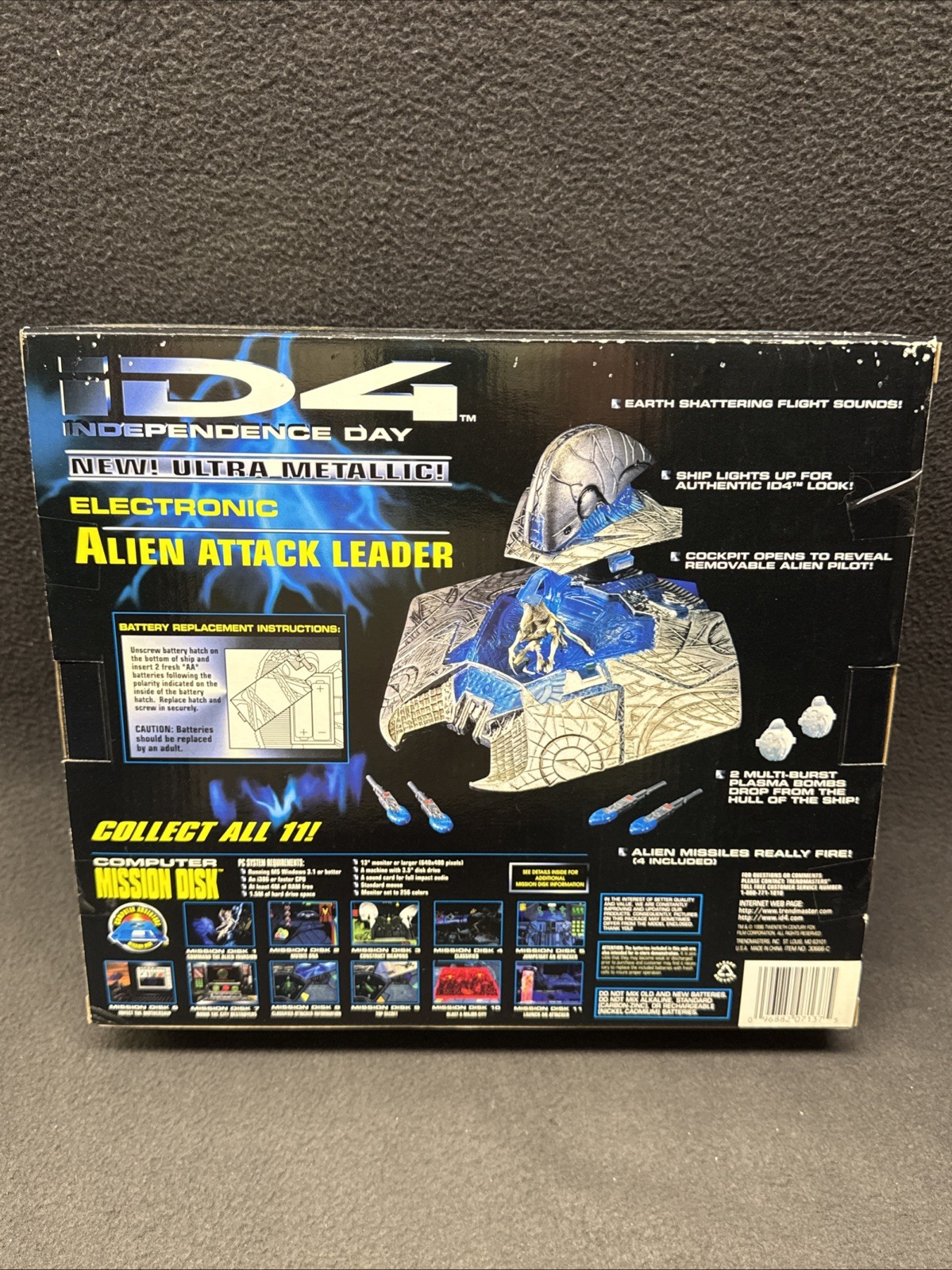 Alien Attack Leader Independence Day ID4 Space Ship Trendmasters 1996 NEW in BOX