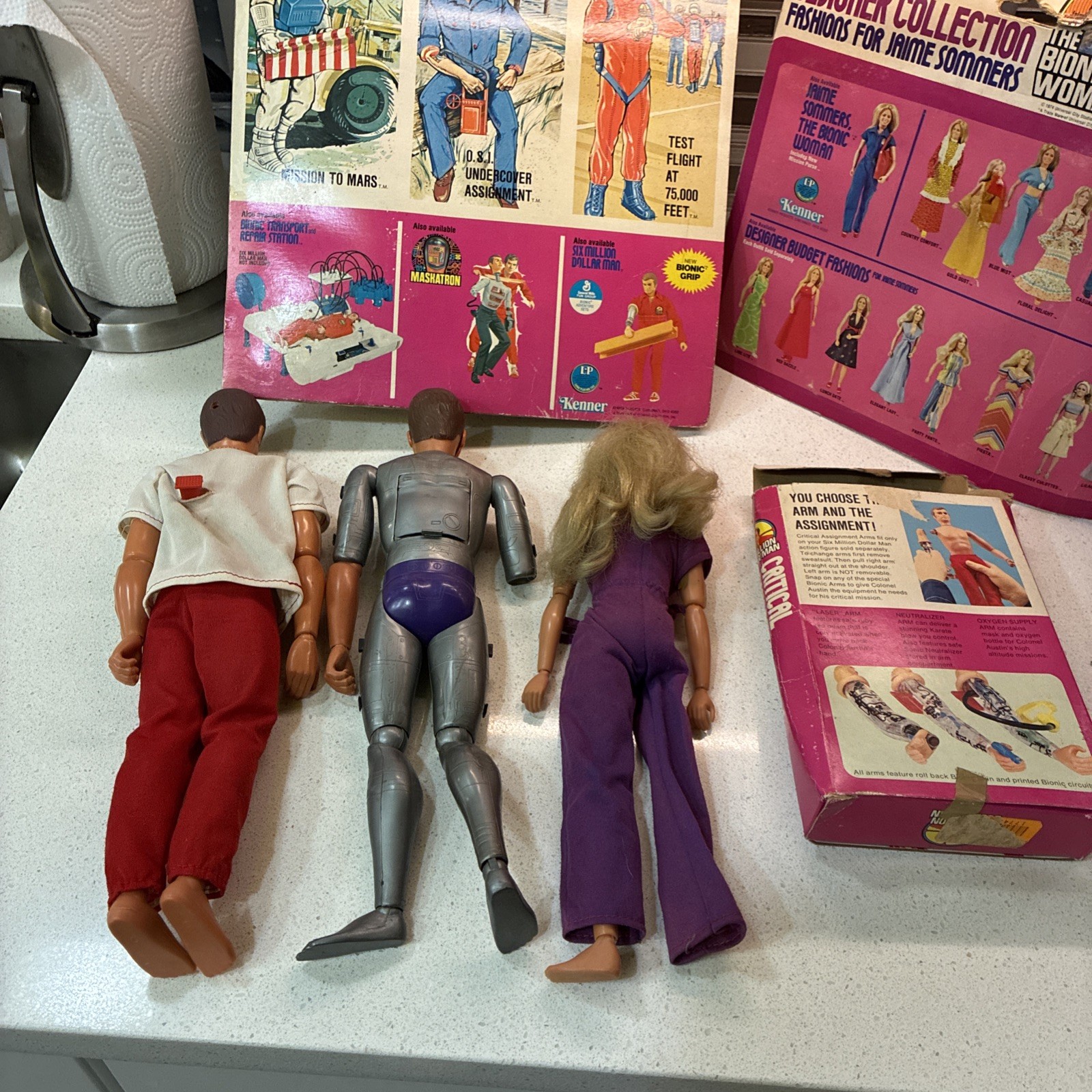 1973 Kenner Bionic Man, Bionic Woman & Maskatron, 2 Outfits, & Critical Arm IP
