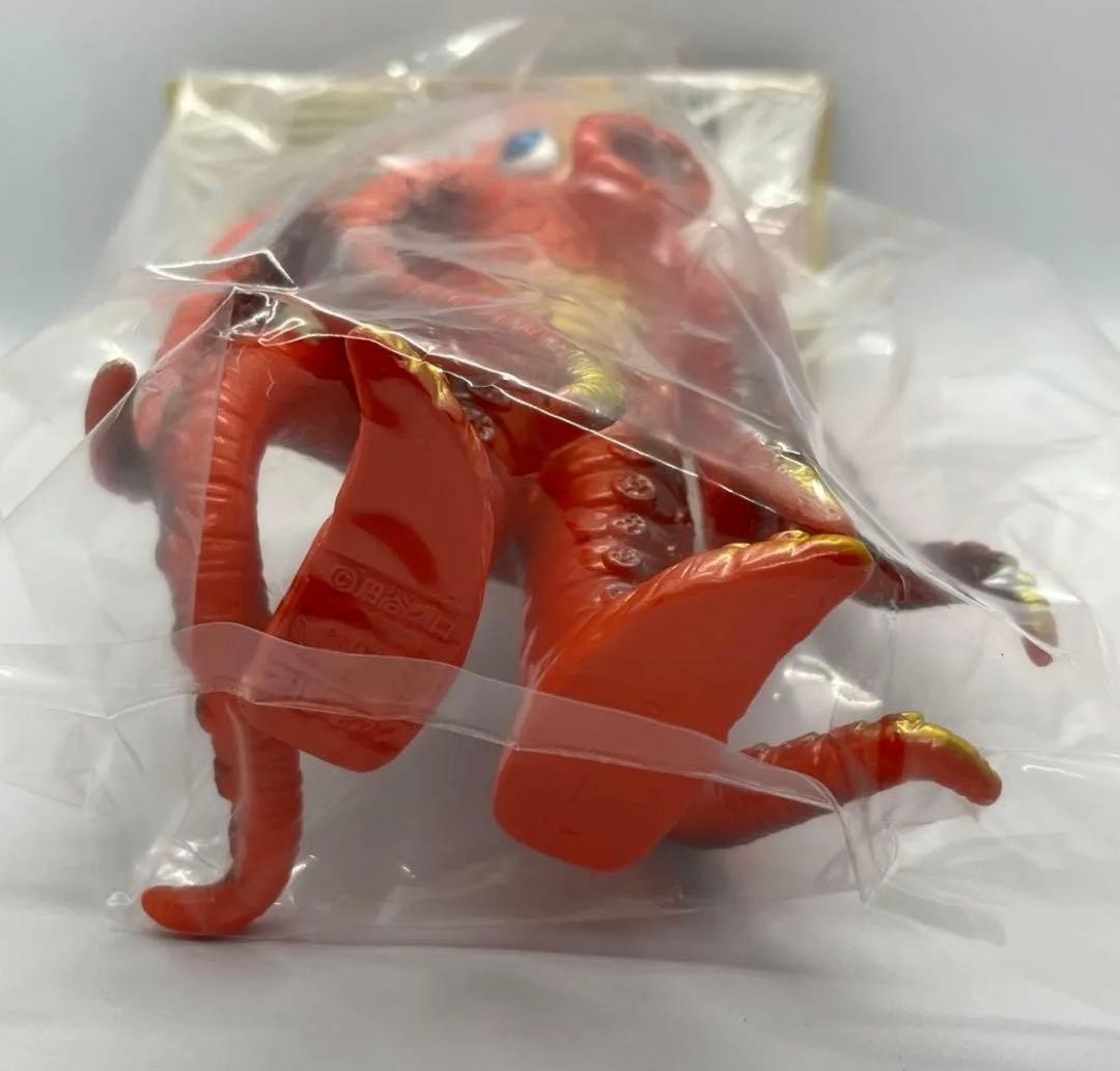 Bullmark Tagaru Hakaba no Garou Sofubi Ultraman Taro 765646