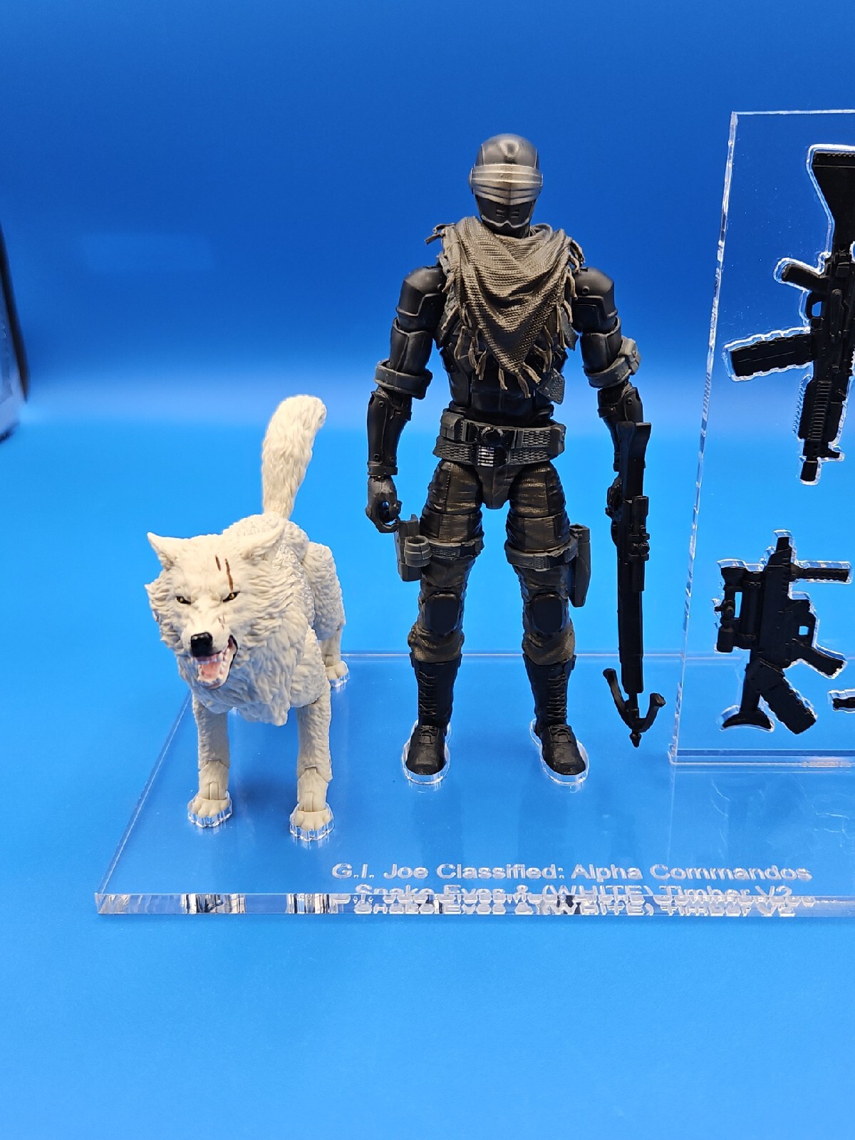 G.I. Joe Classified Alpha Commandos Snake Eyes & (White) Timber V2 Acrylic Base