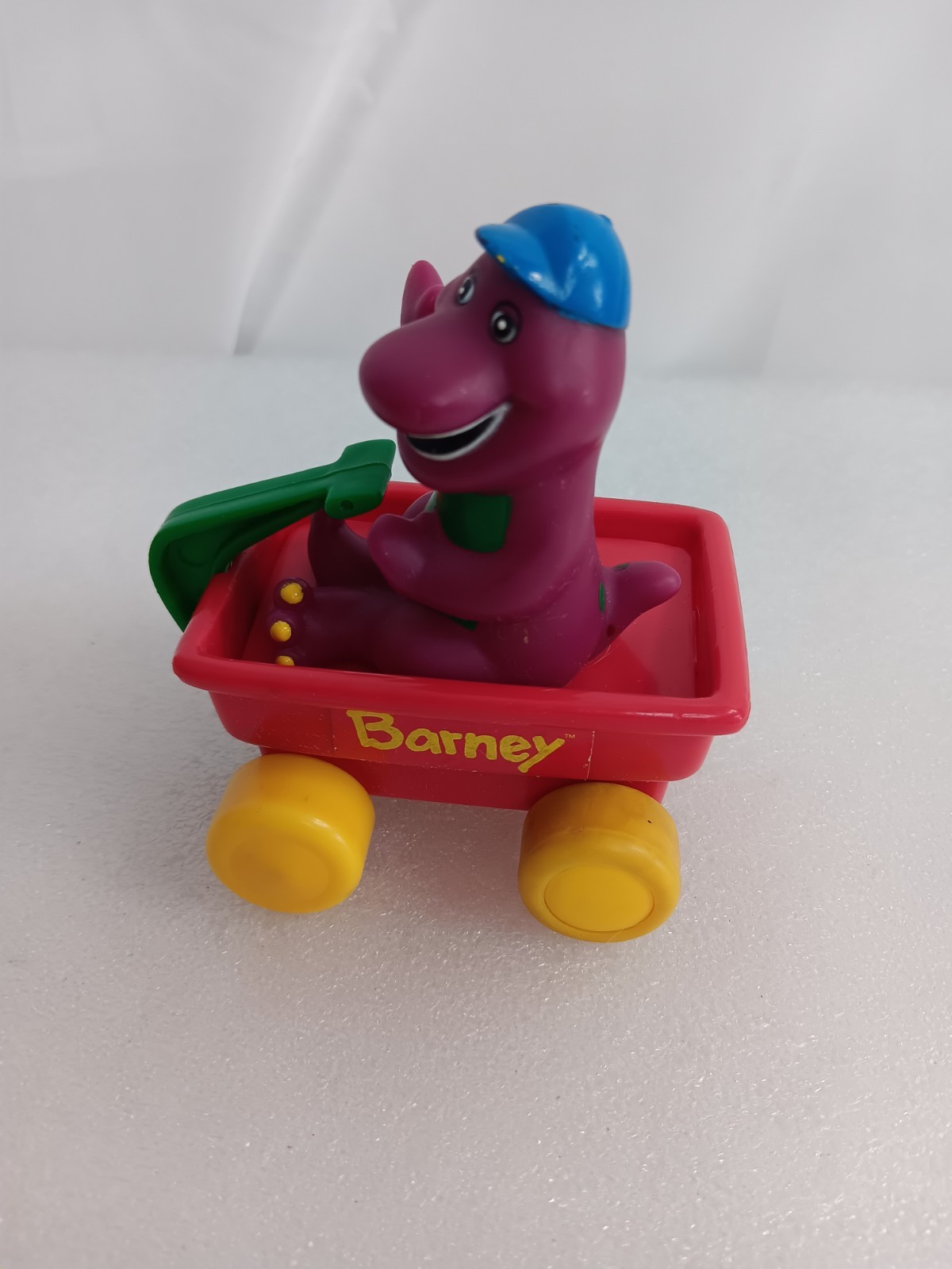 Vintage « Barney Riding in a Wagon » Toy The Lyons Group Kid Dimensions Inc 1993
