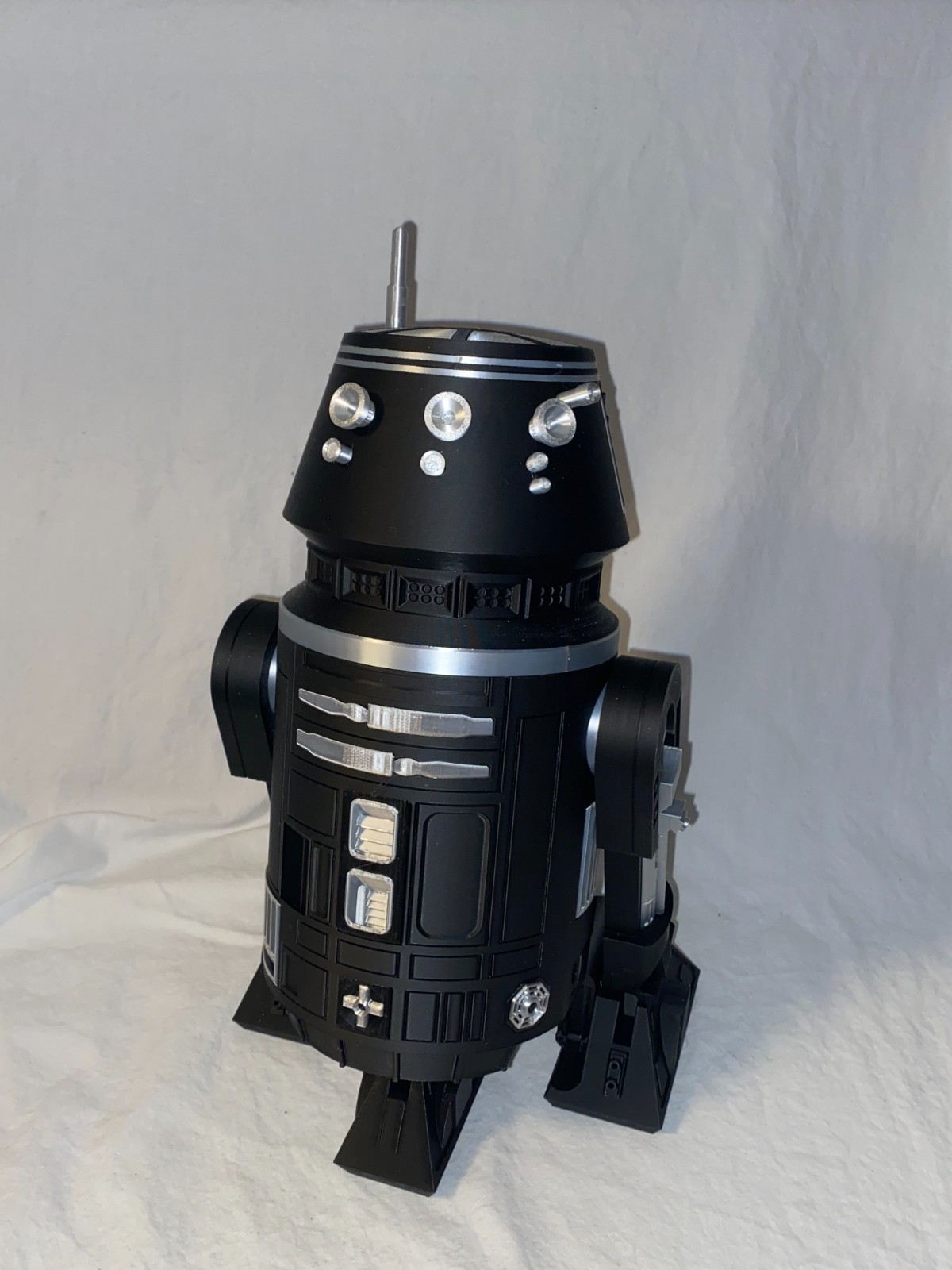 Star Wars 12&Prime; R5 Astromech Droid Black and Silver Disney Parks Galaxy’s Edge
