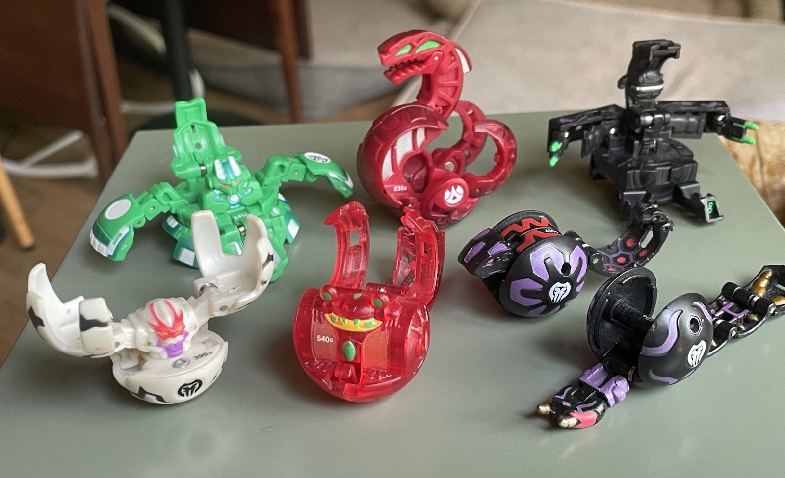 Bakugan Battle Brawlers Figure & Trap Lot b1 b2 pyrus