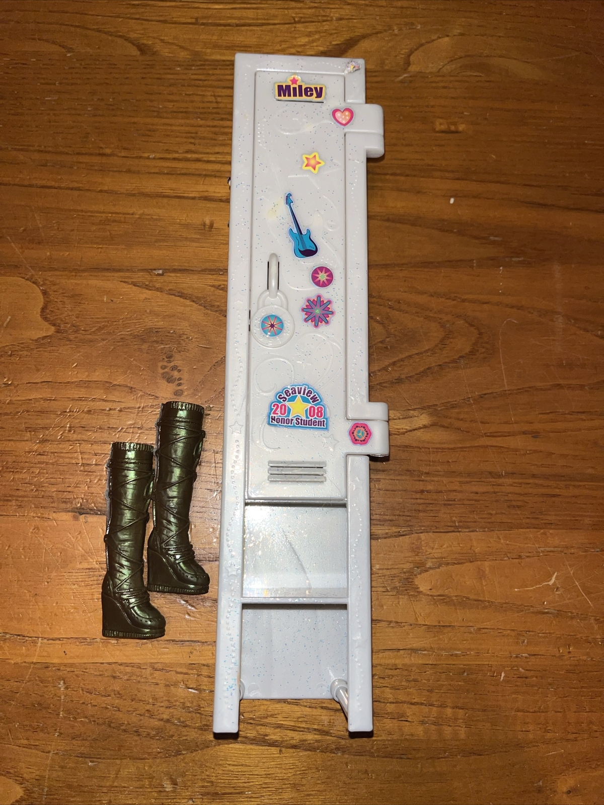 DISNEY&rsquo;S HANNA MONTANA, SECRET CELEBRITY LIFESTYLE LOCKER REPLACEMENT 2007
