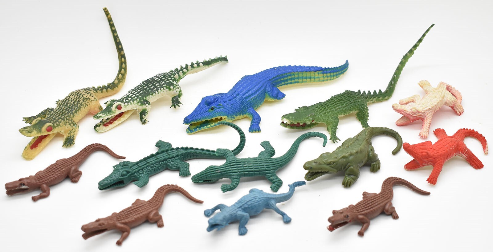 Crocodile & Alligator 5.5&Prime; Plastic Animal Toy Figure Lot