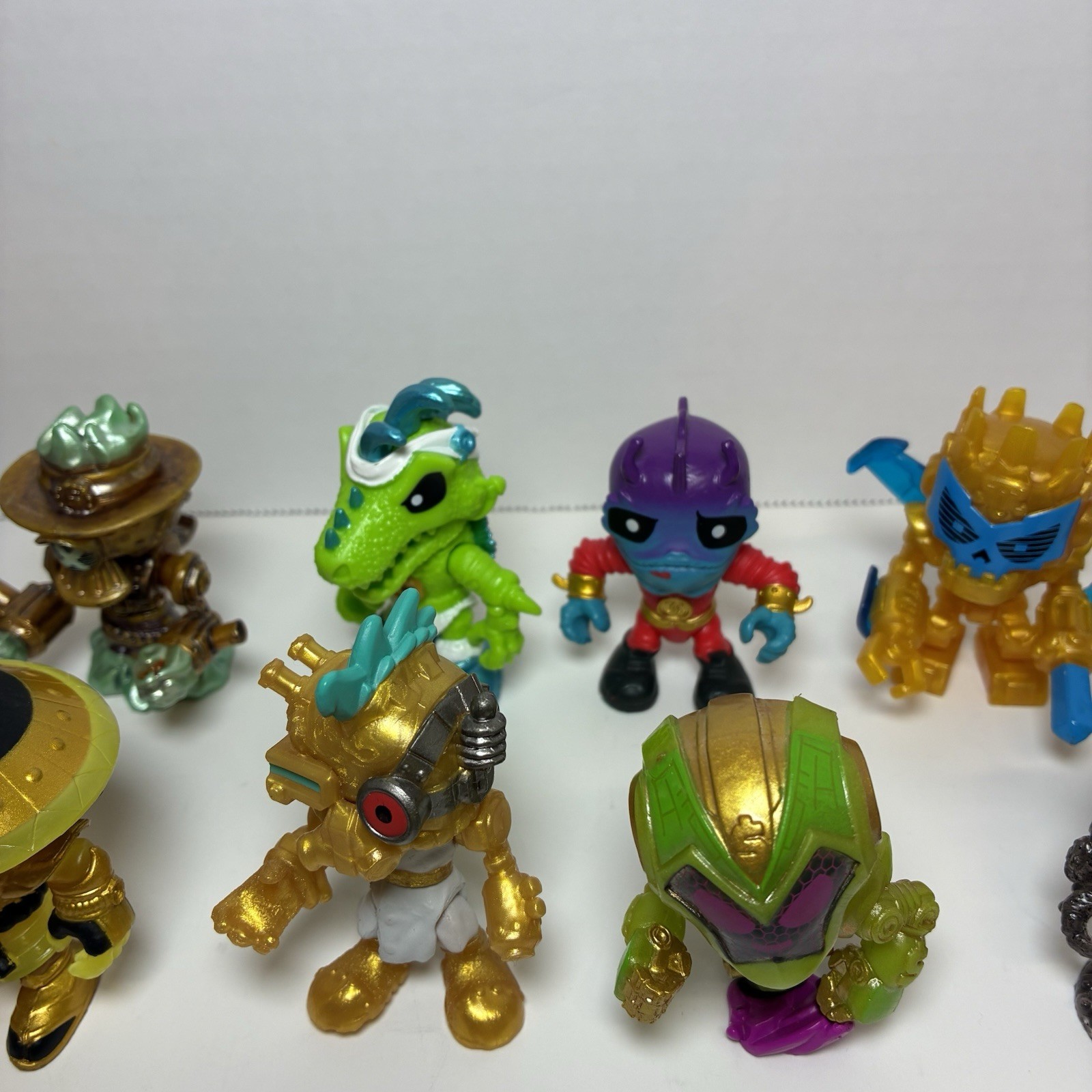 Large Lot of Treasure X Action Figures Moose Toys Aliens Robots Dinos Pirates