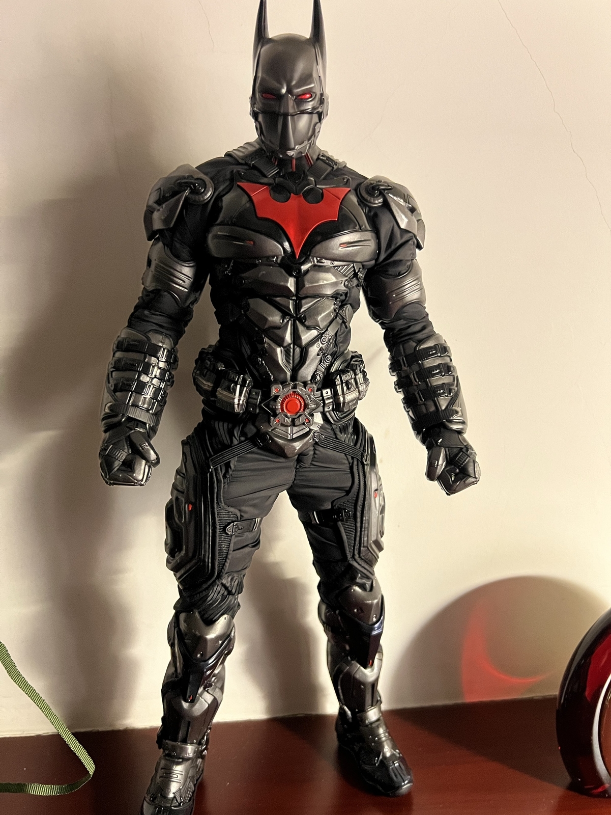 HOTTOYS HT VGM39 Batman Arkham Knight Batman Future Edition 1/6 Action Figure