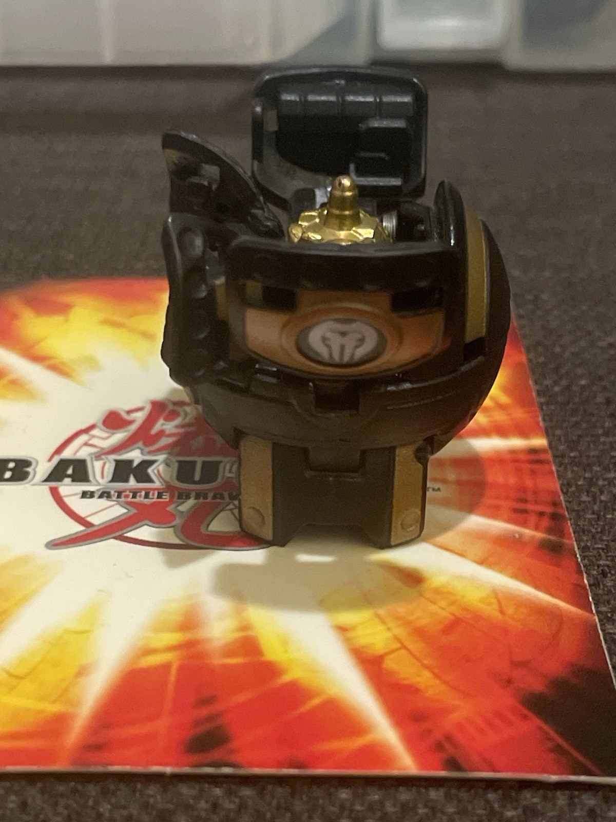 Bakugan Bronze Attack B2 Darkus Gold Black Fortress 650G Read Description