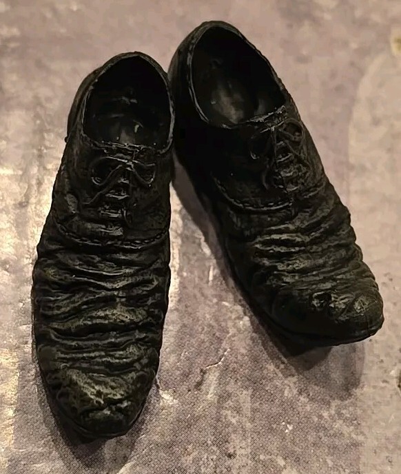 Mezco One:12 Theodore Sodcutter Bag Headed Butcher SHOES 1/12 SCALE