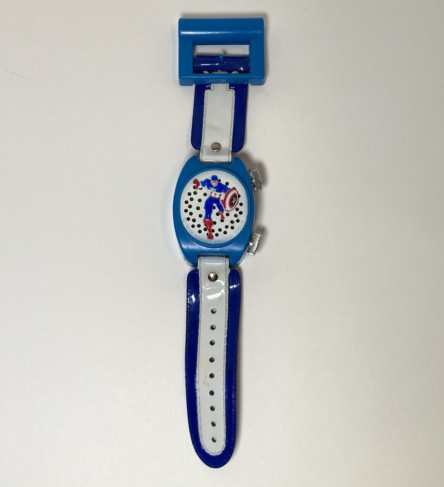 Captain America MARVEL 1976 LARGE WRIST RADIO Janex Corp New Jersey NOT WORKING