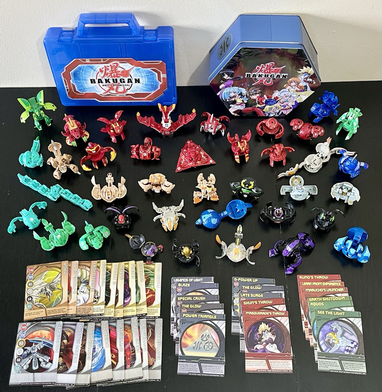 Vintage G1- Bakugan Brawlers – LOT OF 38 Figures + Cards +Cases Preyas Dragonoid