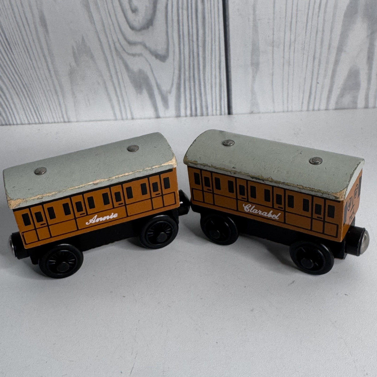 Thomas & Friends Wooden Railway Annie & Clarabel Magnet Trains