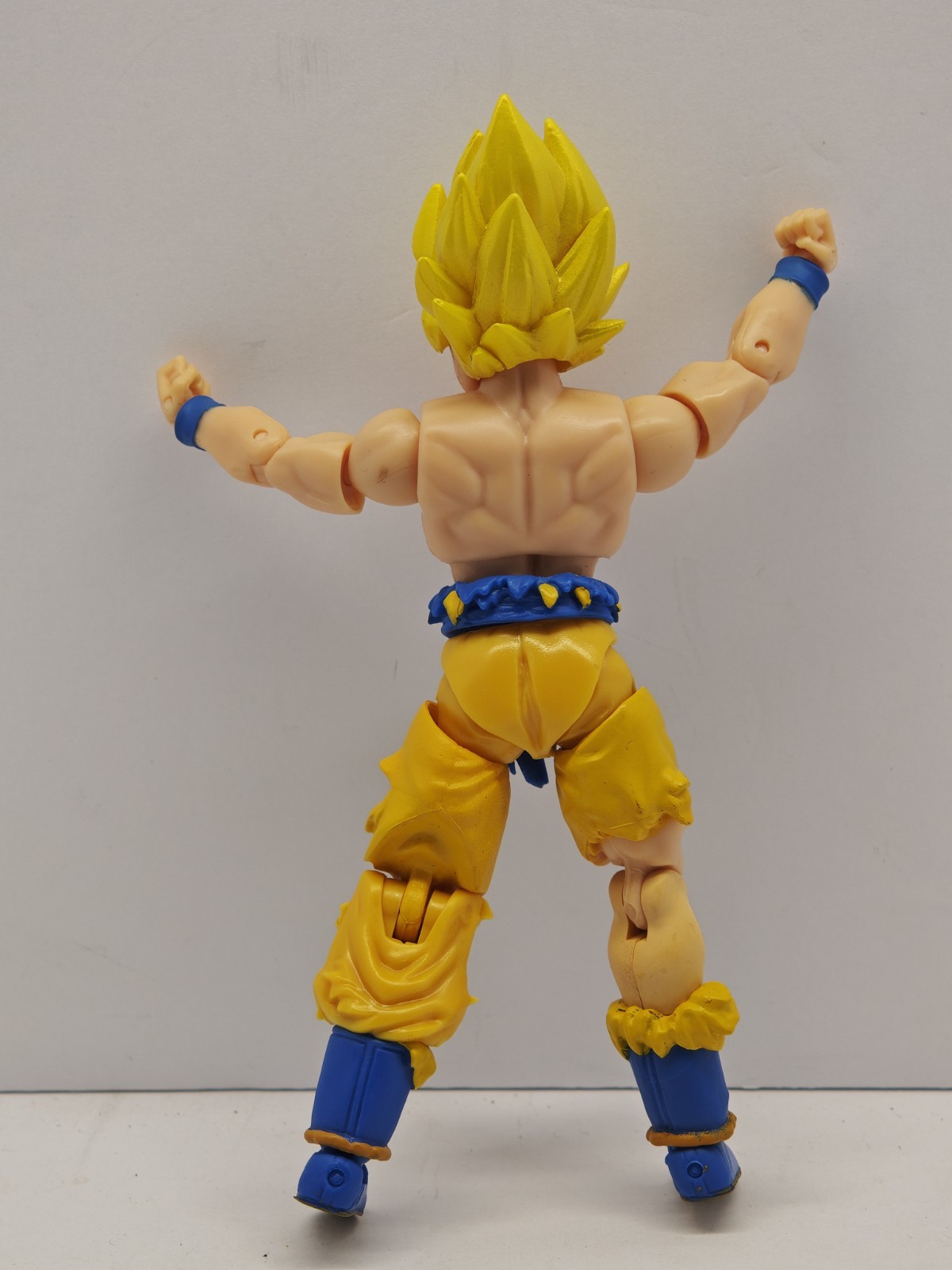 Dragon Ball | 5&Prime; Evolve Super Saiyan Son Goku Battle Damage Action Figure