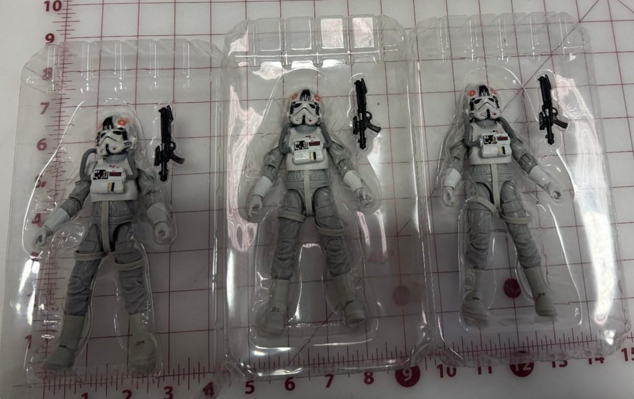 3 Star Wars The Black Series 6&Prime; AT-AT Driver #31 New in Plastic Bubble Figures