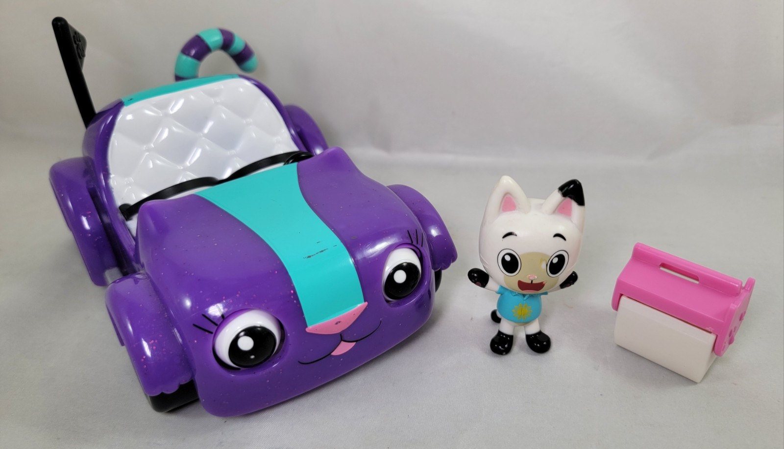Gabby&rsquo;s Dollhouse Carlita Car Picnic Adventure Toy Playset Pandy Paws Cooler