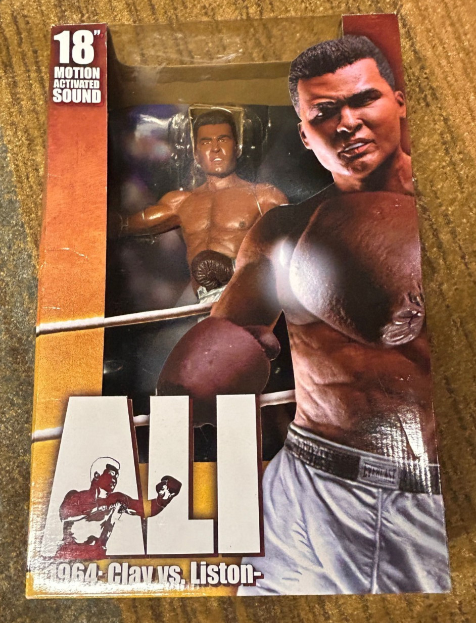 Muhammed Ali 1964 Clay vs Liston 18&Prime; Motion Activated Sound Neca Figure (UP)