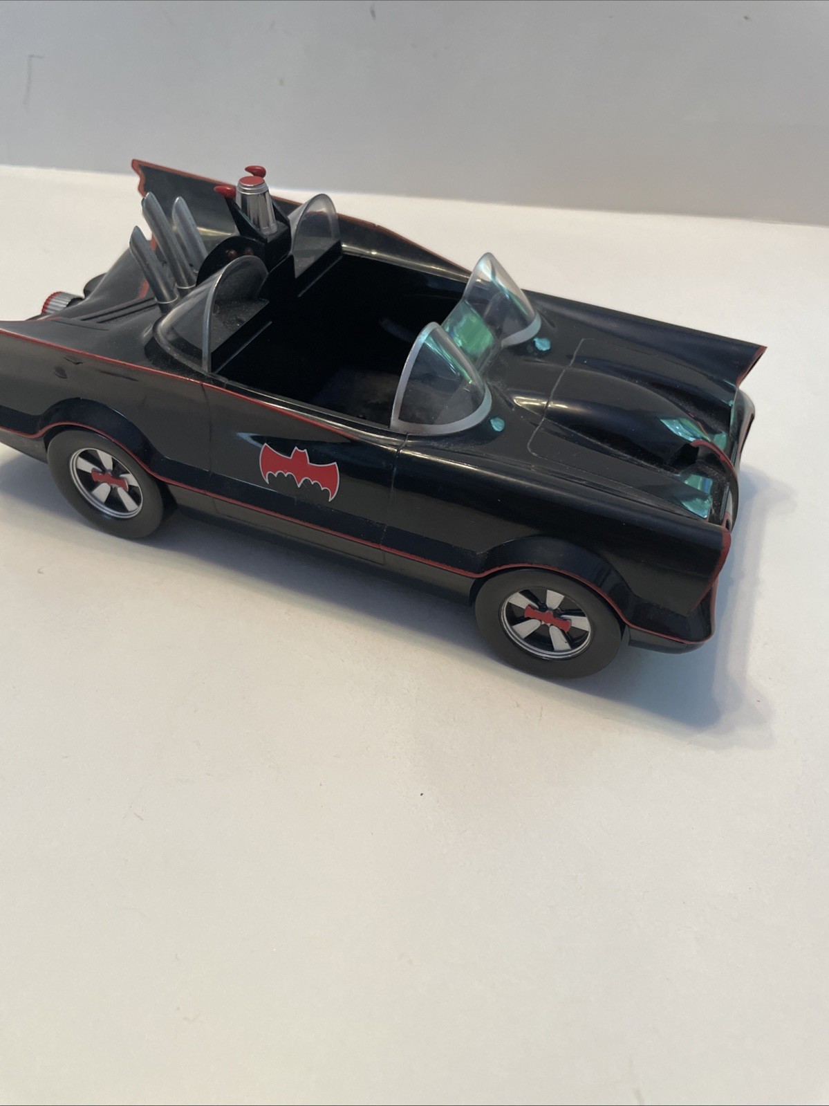 Batman- Batmobile Designed By Barrios. DC Comics 7.5 Action Figure Vehicle EUC