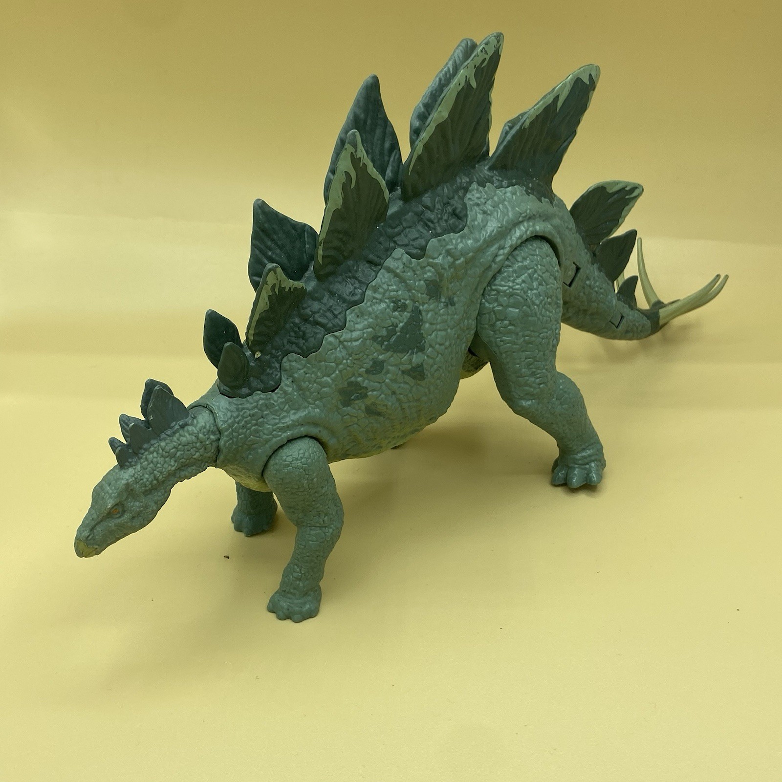 Jurassic World Stegosaurus Action Attack Dinosaur Toy Figure 14in Mattel