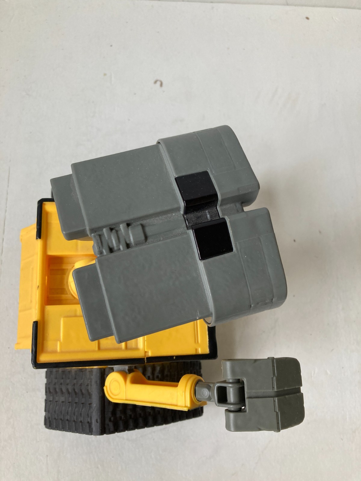 Disney Pixar WALL-E Remote Control Robot Think Way Toy Yellow Black With Remote