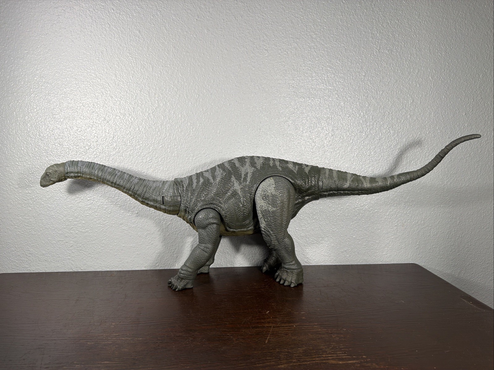 Mattel Jurassic World Legacy Collection Large 41&Prime; Long Apatosaurus Dinosaur