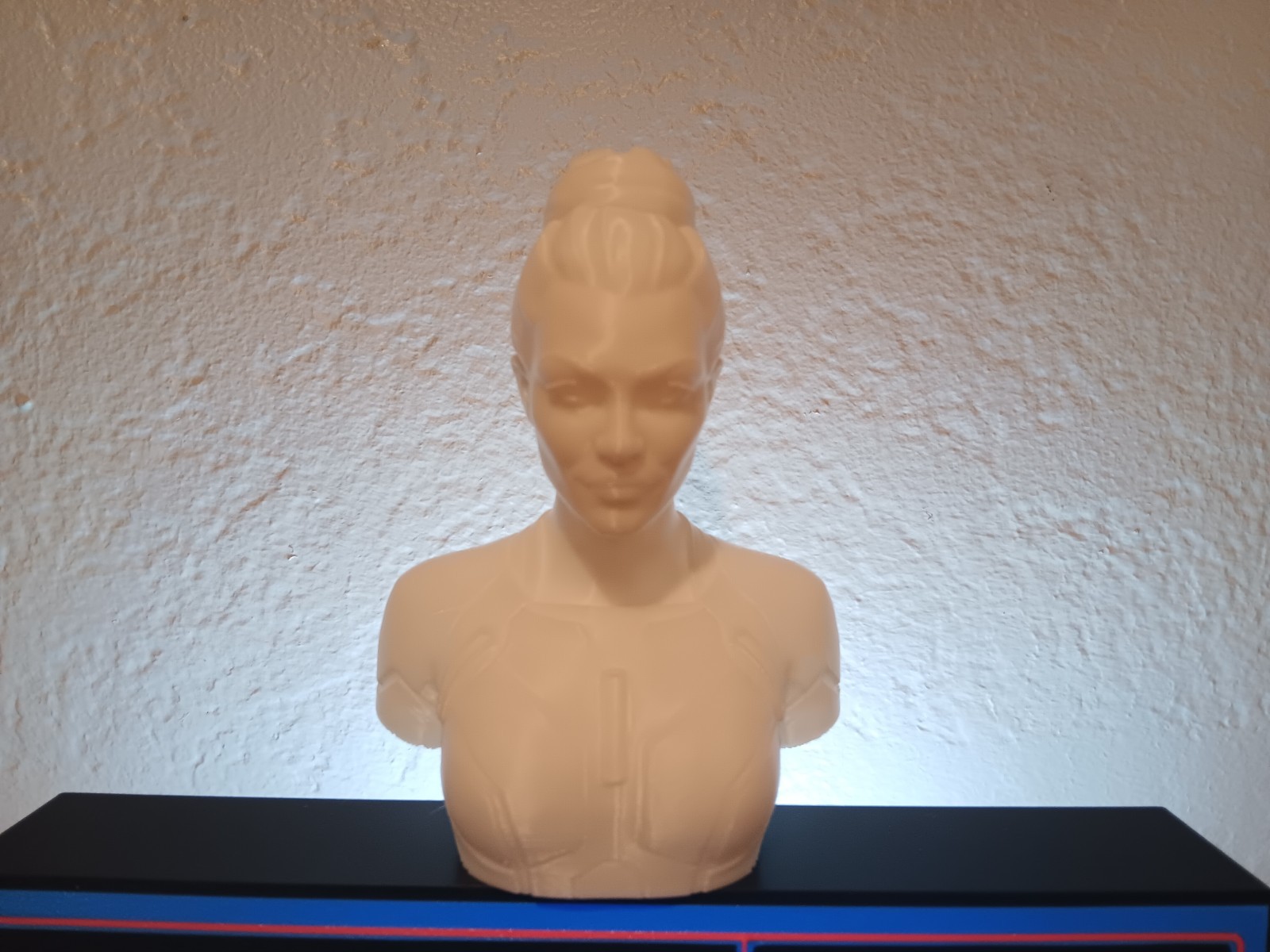 Gem ( jem ) 5.5&Prime; tall statue figure bust from Tron Legacy