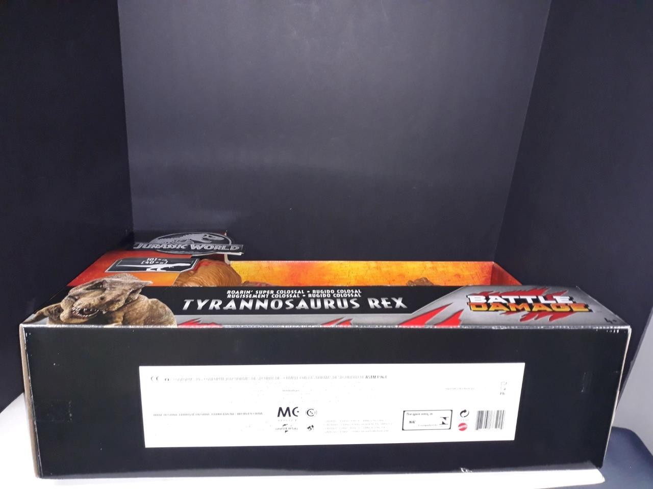 Jurassic World Tyranosaurus Rex Walmart Exclusive 40&Prime; Battle Damage Colossal #1