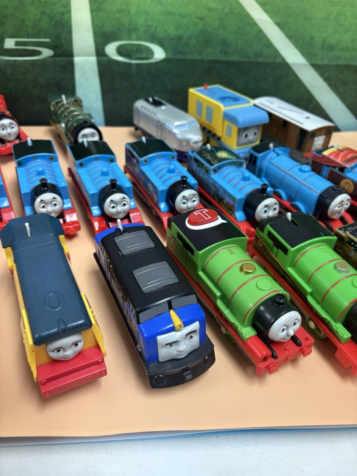 Thomas The Train & Friends Motorized HUGE Lot of Engines and Cargo 42pc Untested