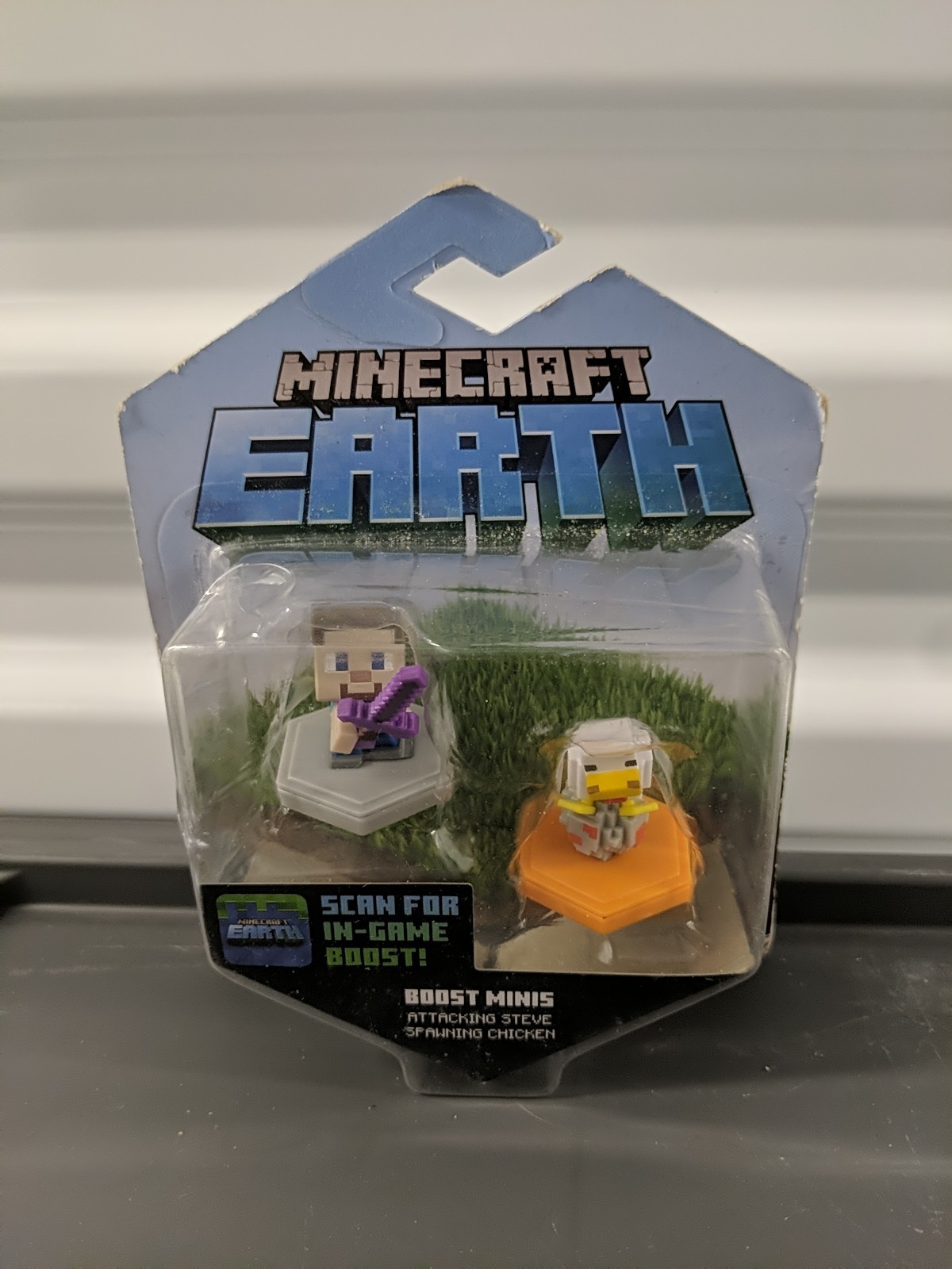 Minecraft Earth Boost Minis Attacking Steve Spawning Chicken/ 6 years and up NEW