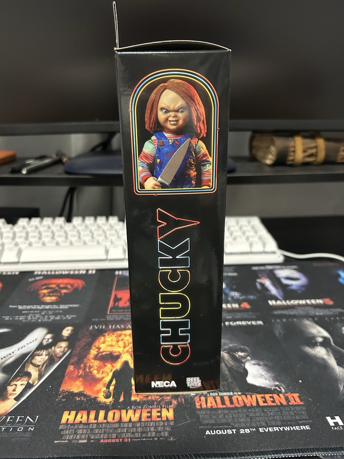 NECA Chucky Ultimate Action Figure Boxed Chucky TV Series Multicolor