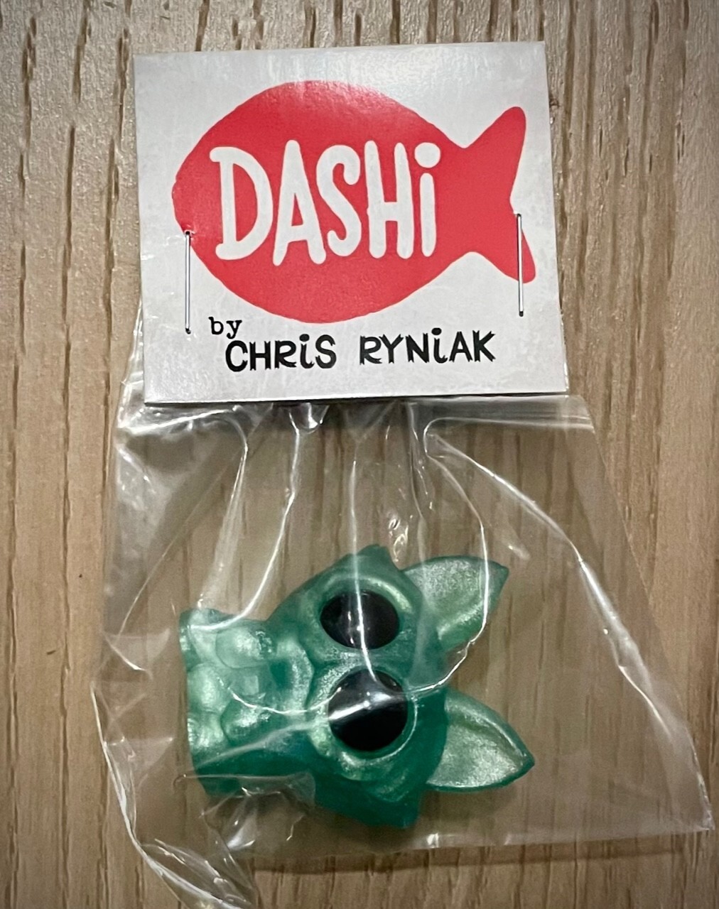 Chris Ryniak Green Shimmer Dashi Cat Resin Figure – Bindlewood Thimblestump