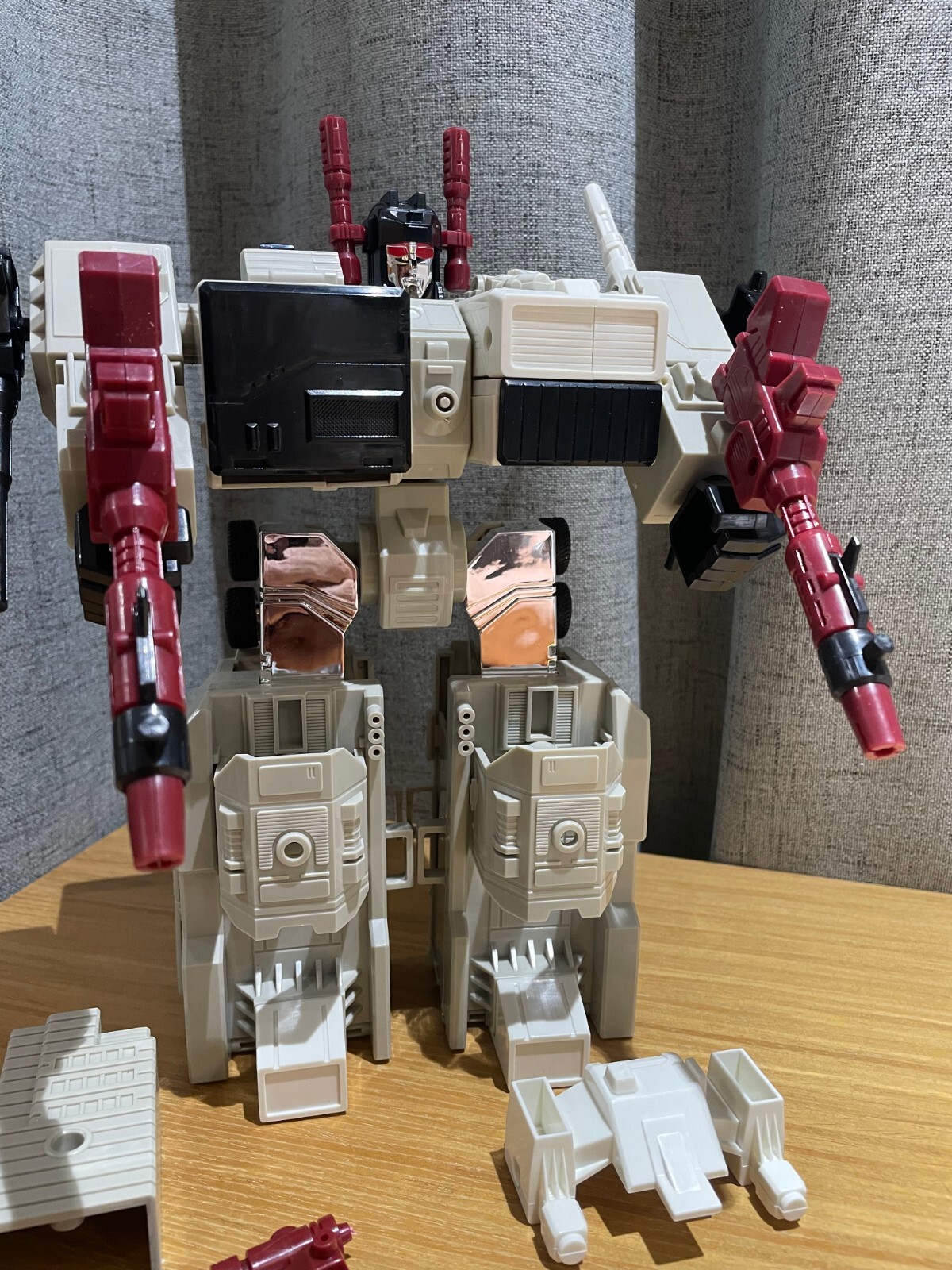 TRANSFORMERS G1 Reissue Autobot Metroplex Brand New with Box Free Shipping