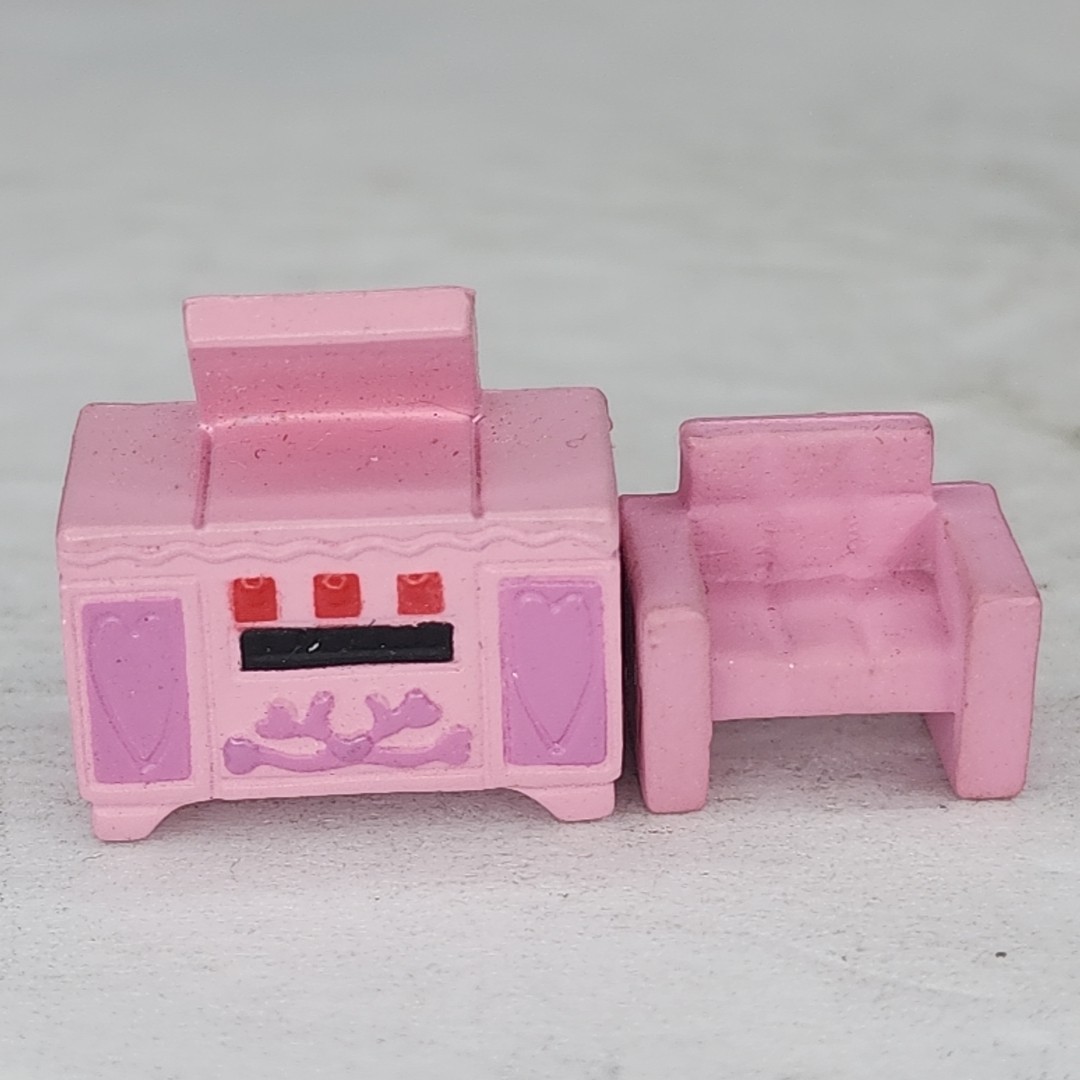 2001 Animal Crossing My House Pink Record Stereo & Chair Lot of 2 Mini Furniture