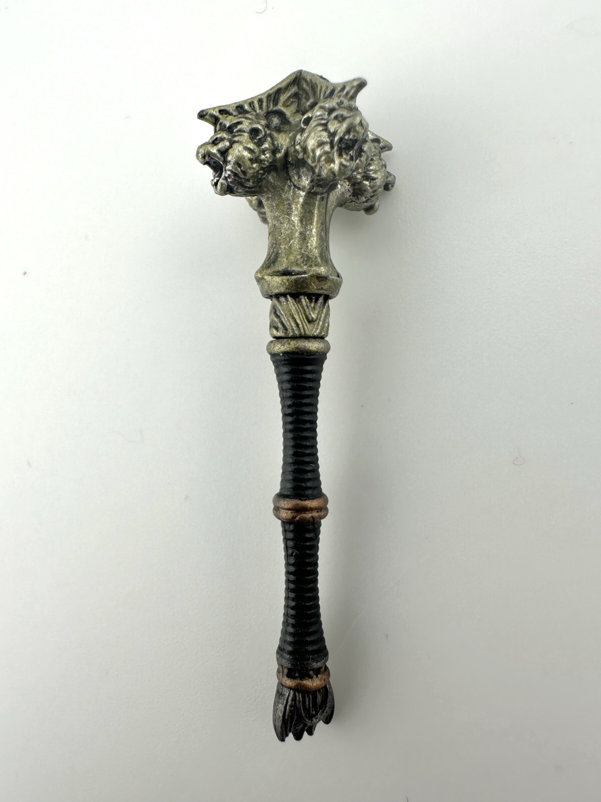 Mezco One:12 Mace Hammer Weapon Conan the Barbarian Booster Kit 1/12 Slugfest