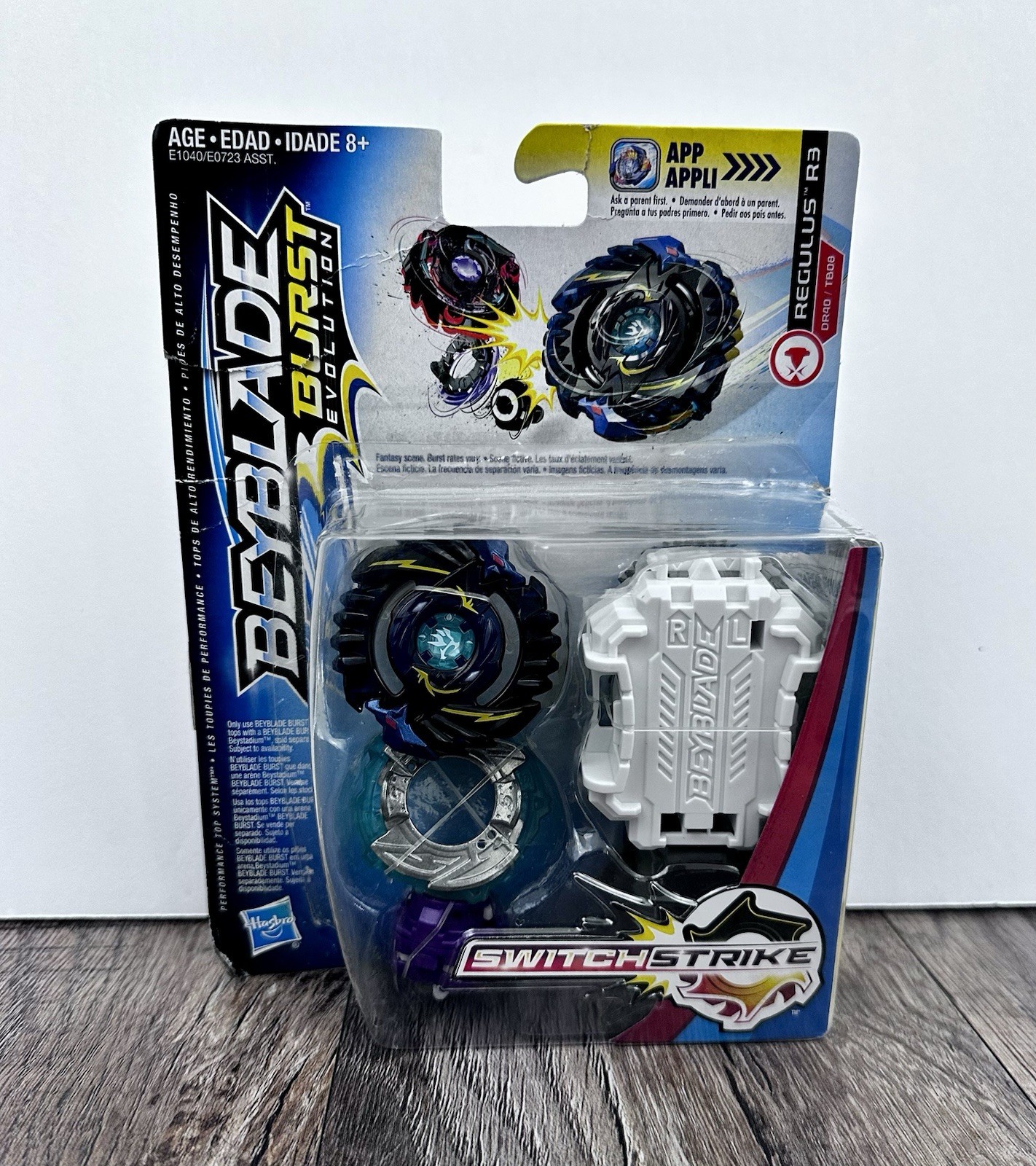 Beyblade Burst Evolution Regulus R3 E1040 Switch Strike NIB Packaging Shelf Wear