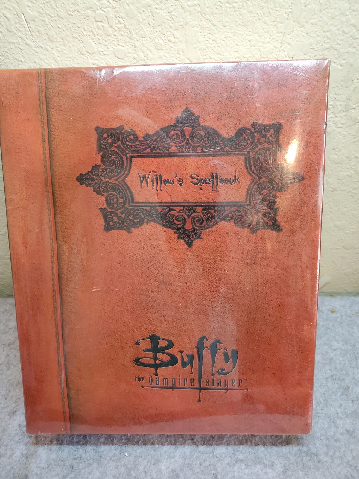 Buffy The Vampire Slayer Willow&rsquo;s Spellbook Action Figure Set Ltd Ed 2206/3000