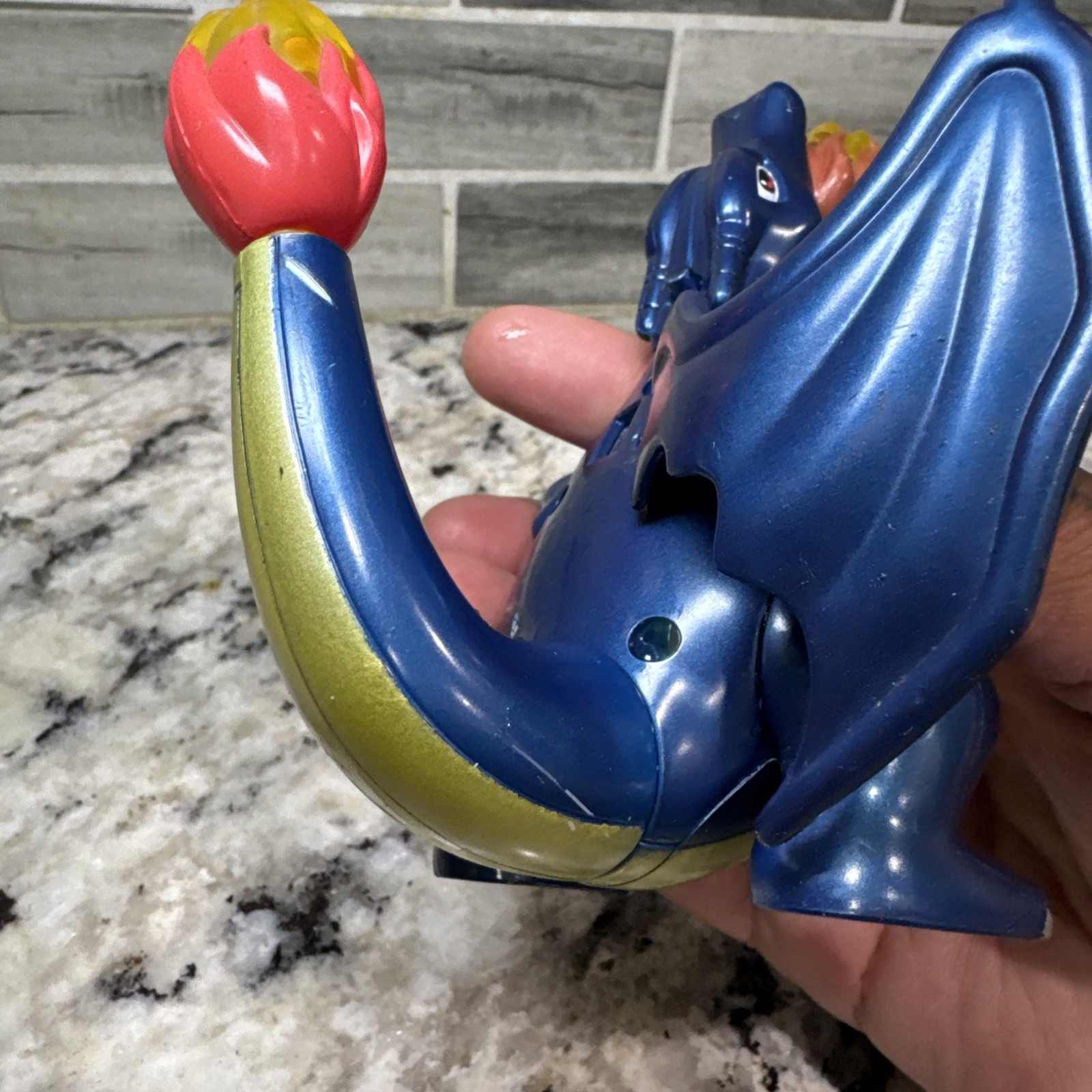 Vintage Extremely RARE Shiny Charizard Hasbro 2002 Combat Figure Missing 1 Wing