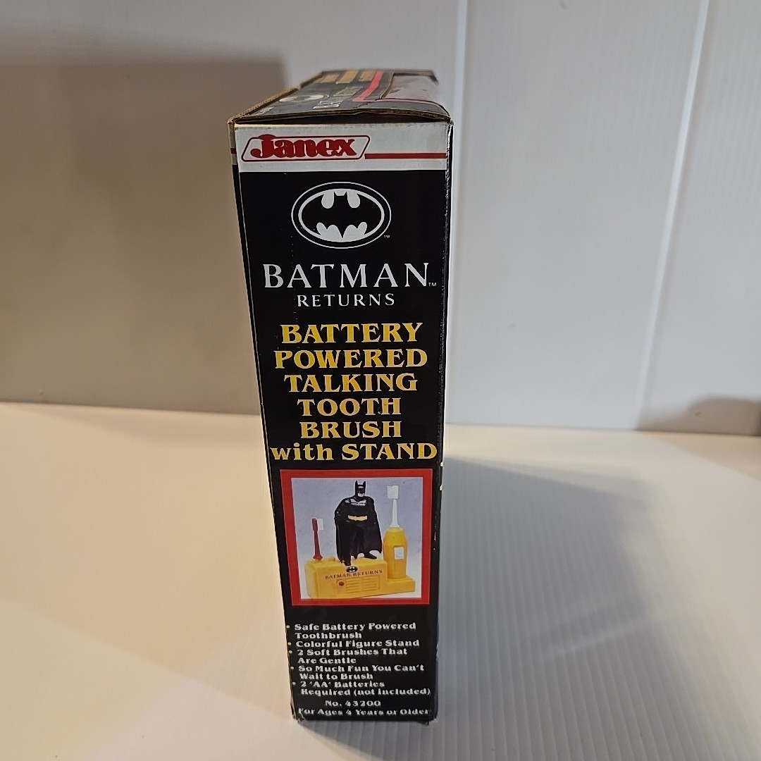 JANEX NEW Batman Returns Battery Powered Talking Toothbrush /Stand Vintage