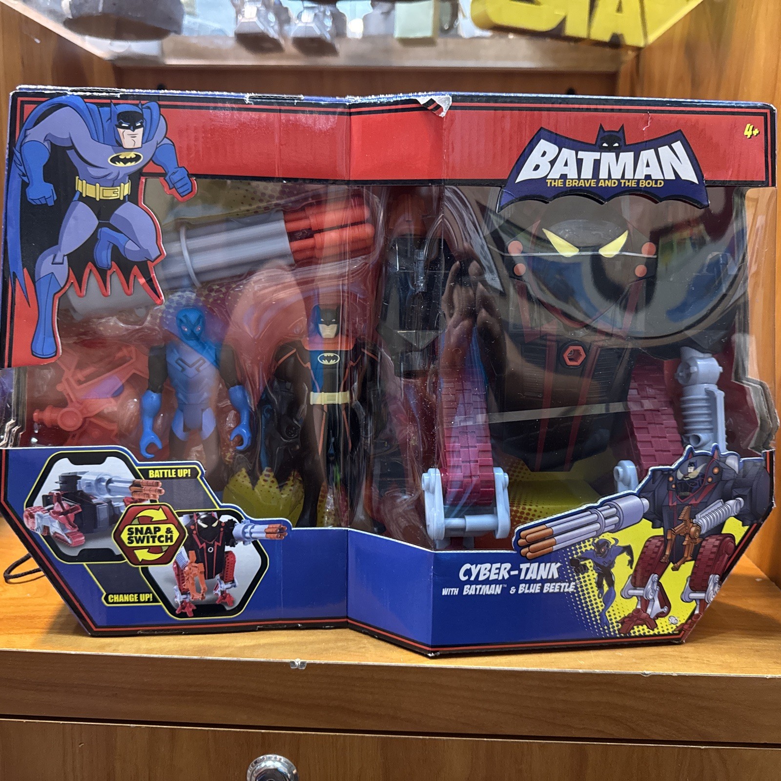 2009 Batman 5 The Brave And Bold Cybertank Vehicle And Blue Beetle NEW sealed